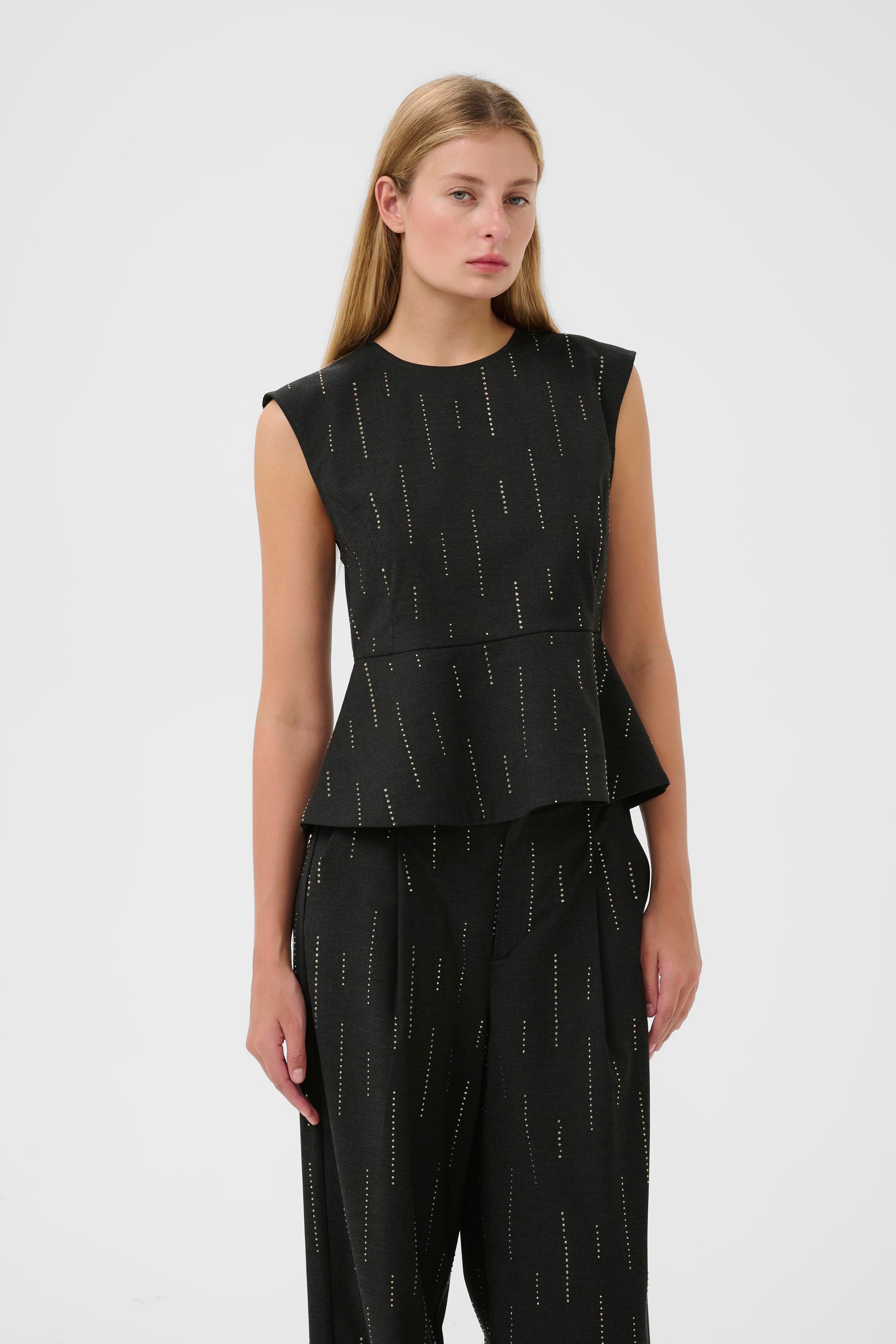 GZadira Blouse LOOKBOOK FRONT 10910709-100494