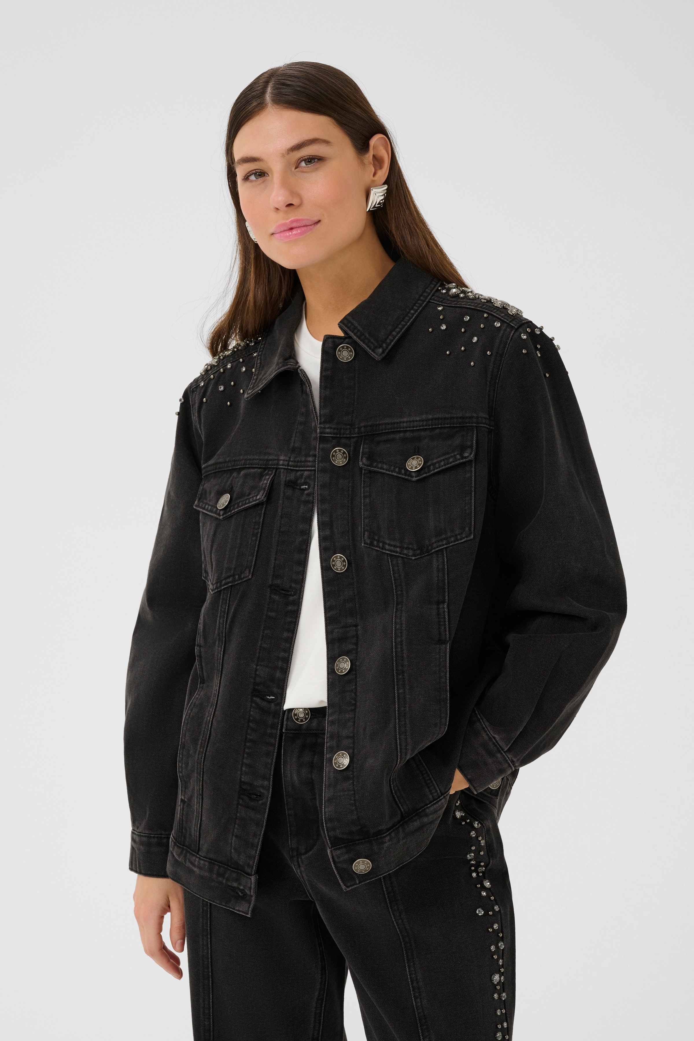 CUcally Denimjakke med nitter LOOKBOOK FRONT 50112362-500064