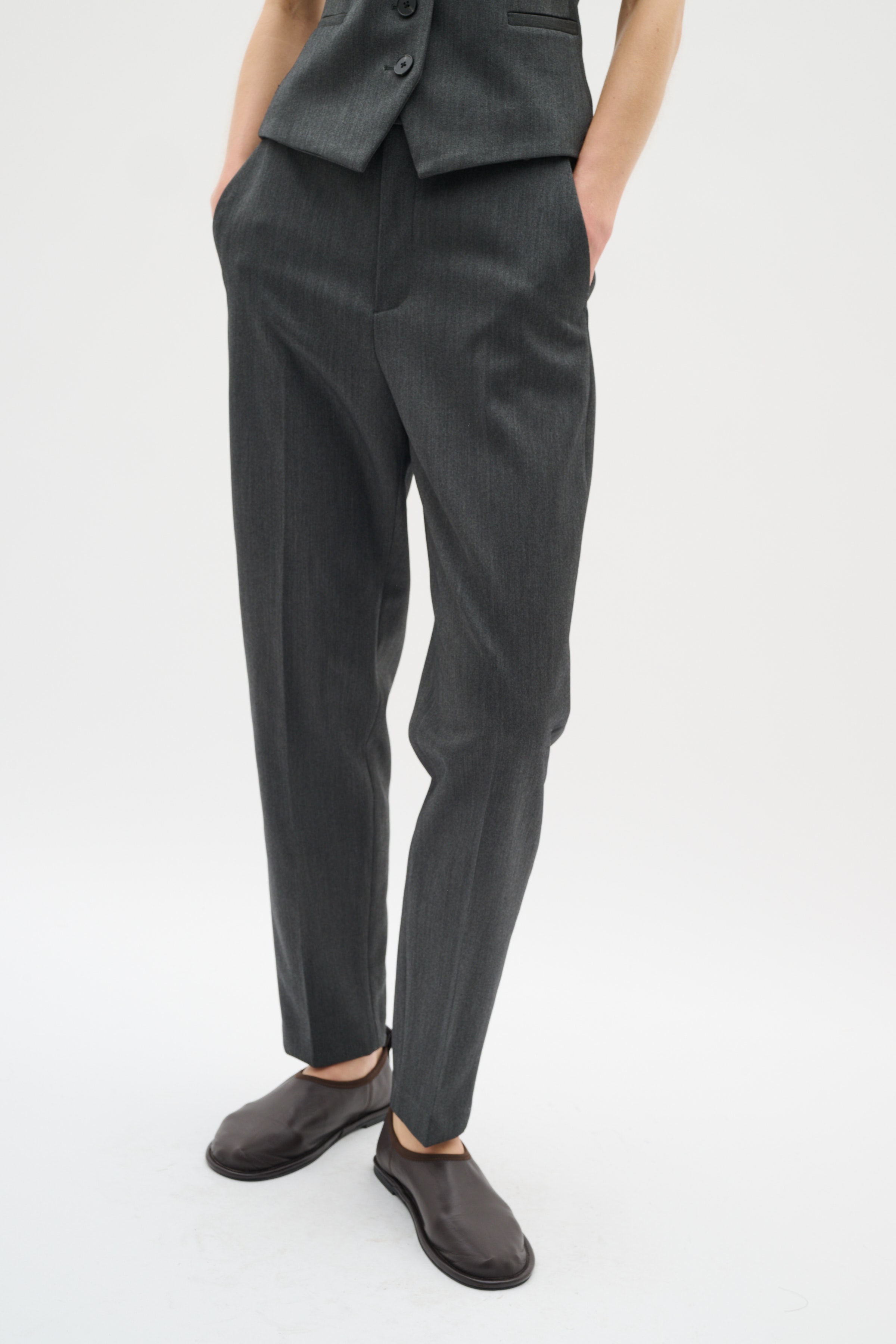 BrunildaIW Byxor LOOKBOOK FRONT 30111004-300596