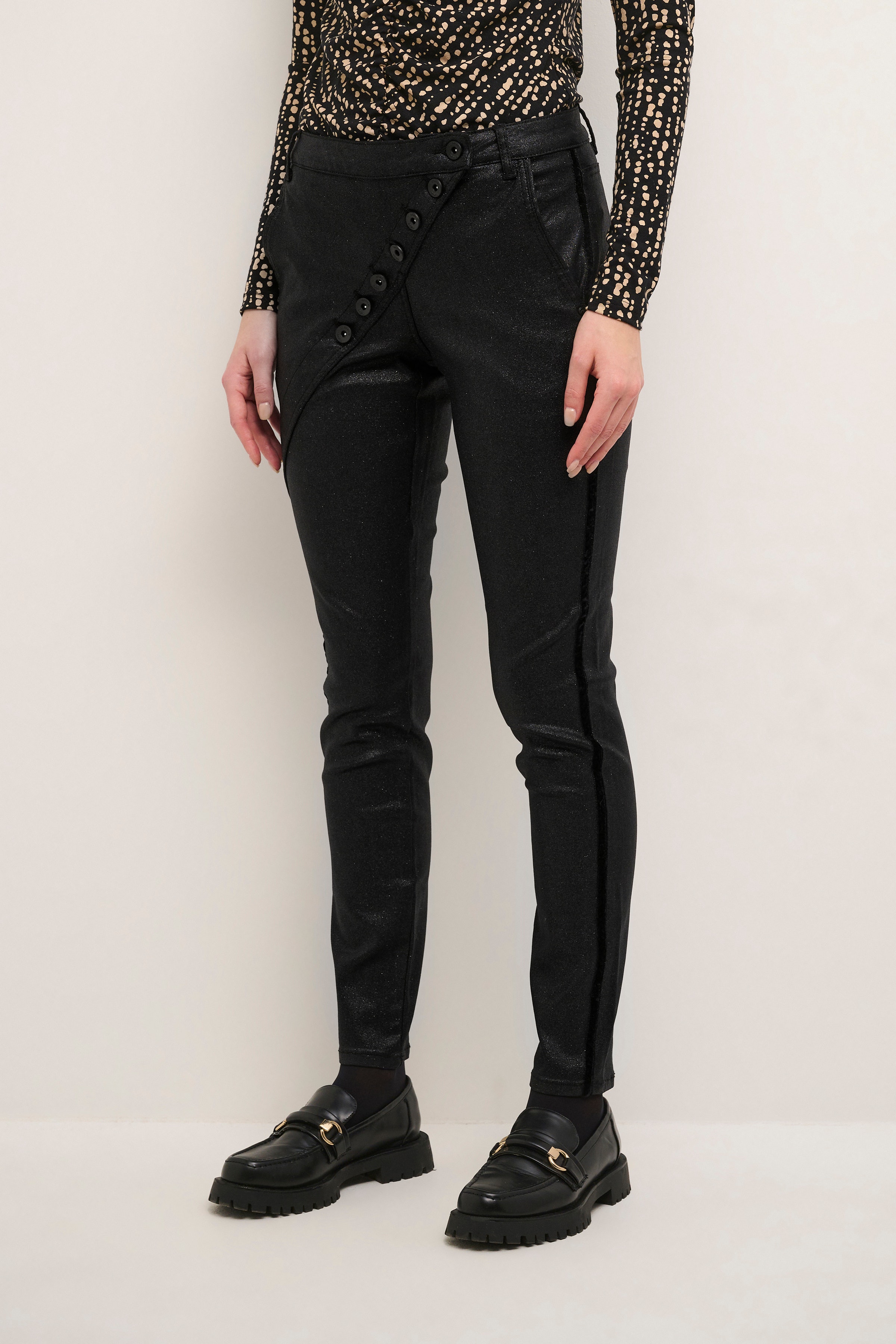 CRKelly Trousers LOOKBOOK FRONT 10610877-102085
