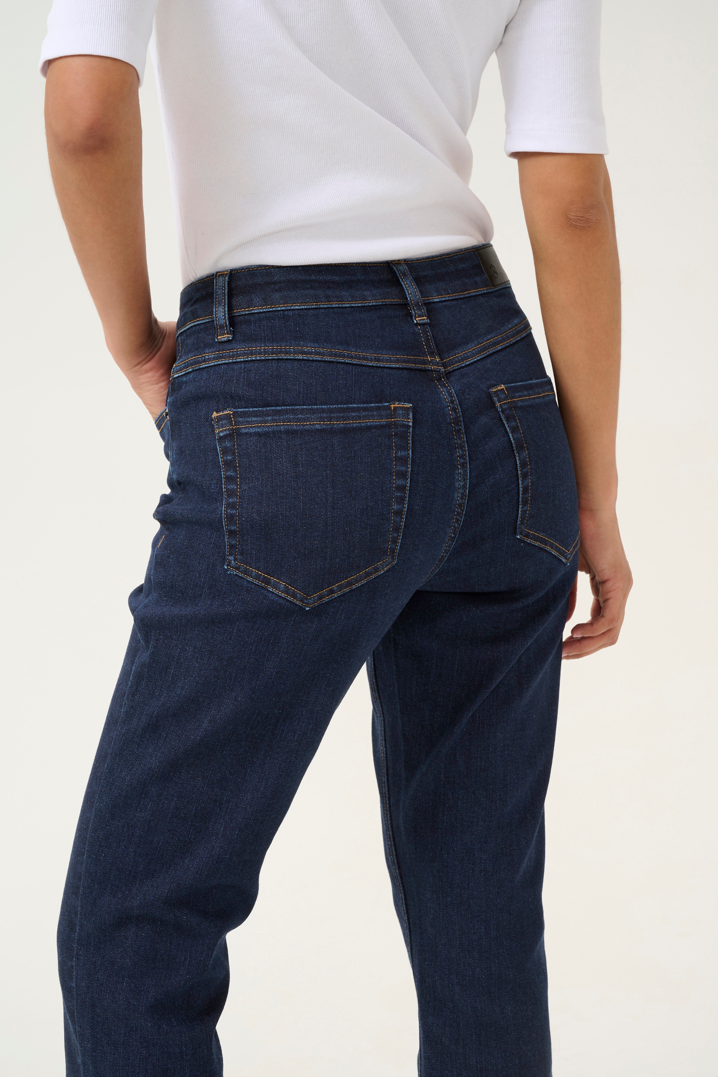 KAsinem Cropped Jeans LOOKBOOK DETAIL 10506133-106360