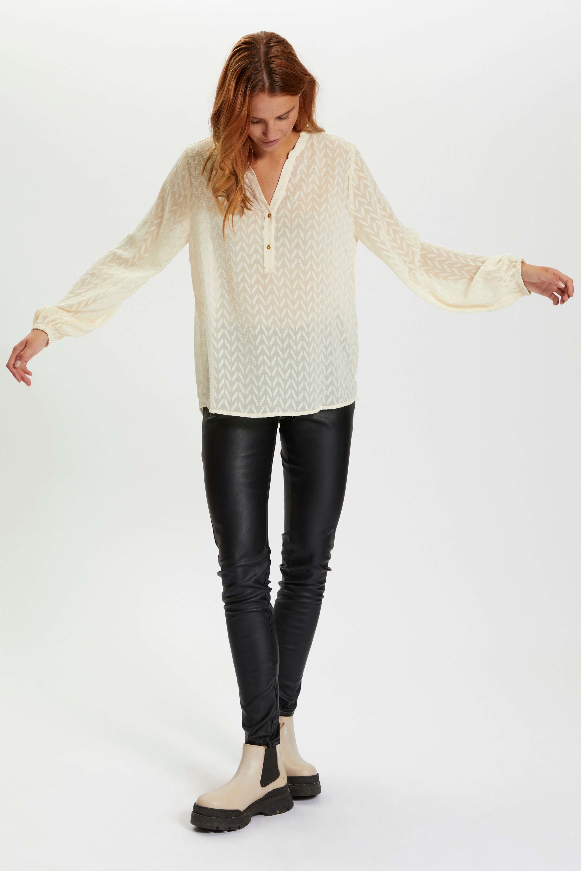 IlaizaSZ Shirt

 LOOKBOOK FRONT 30511949-131308