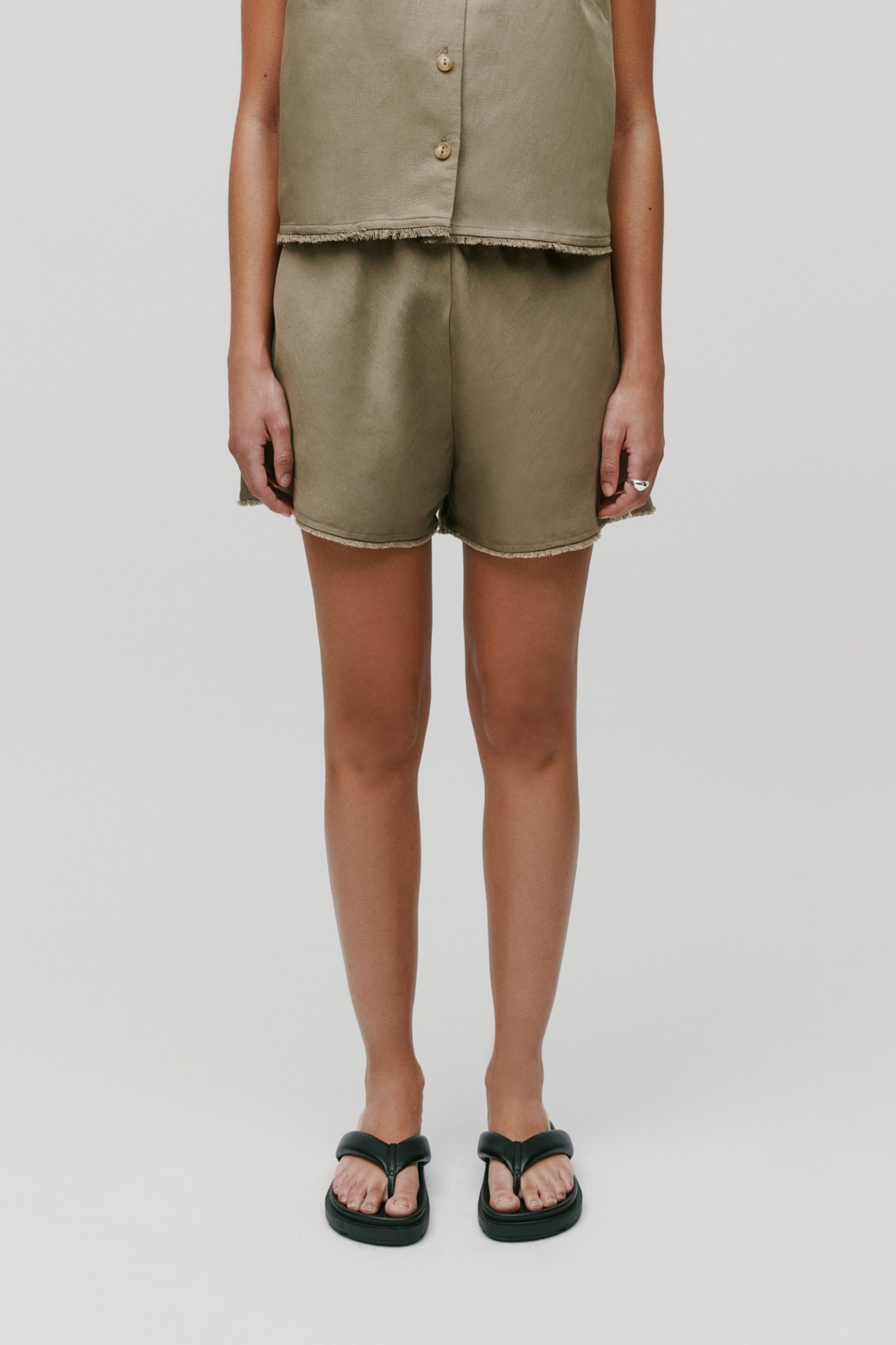 PIPER Shorts LOOKBOOK FRONT 30600519-GR549