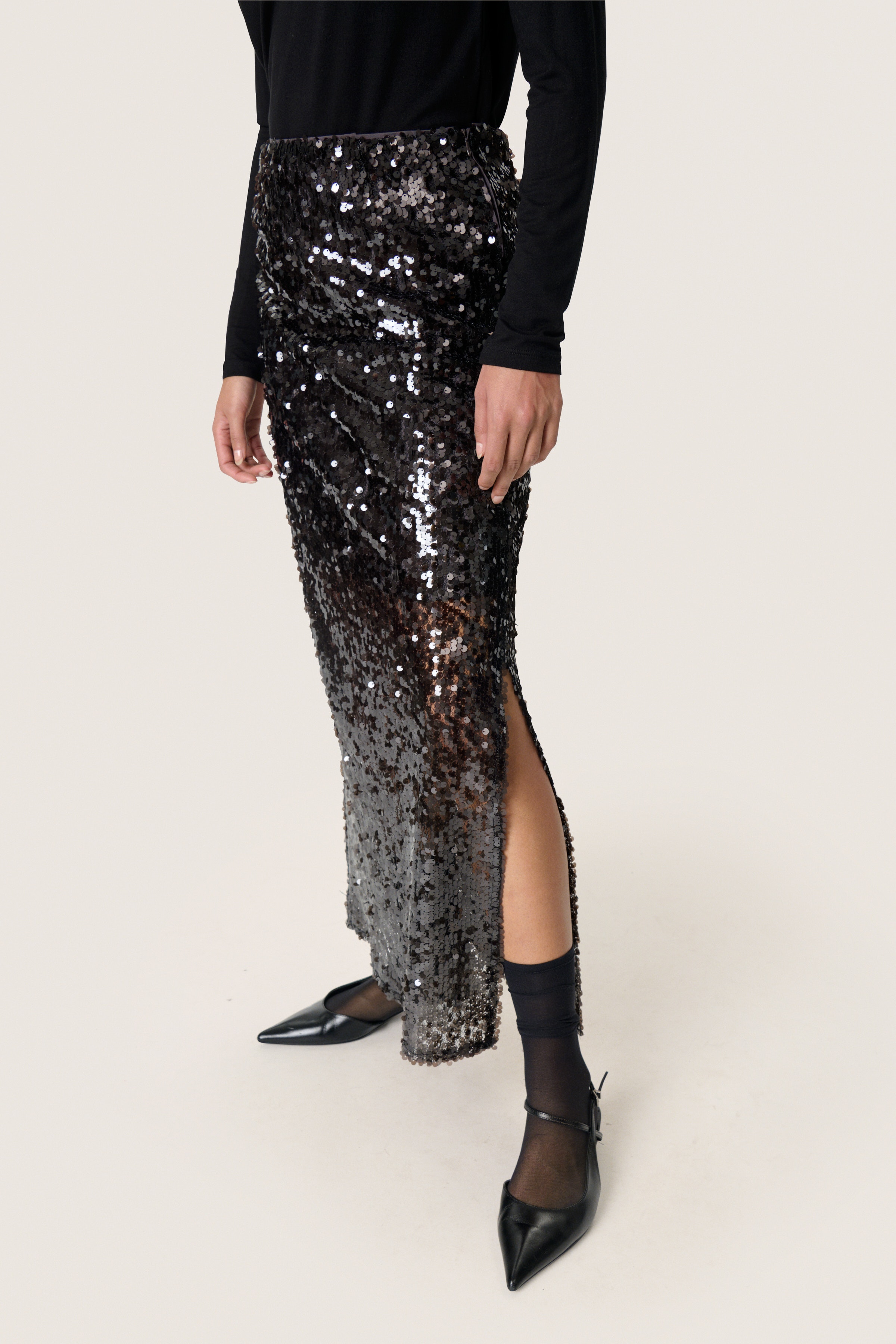 SLCochella Skirt LOOKBOOK FRONT 30408627-191109