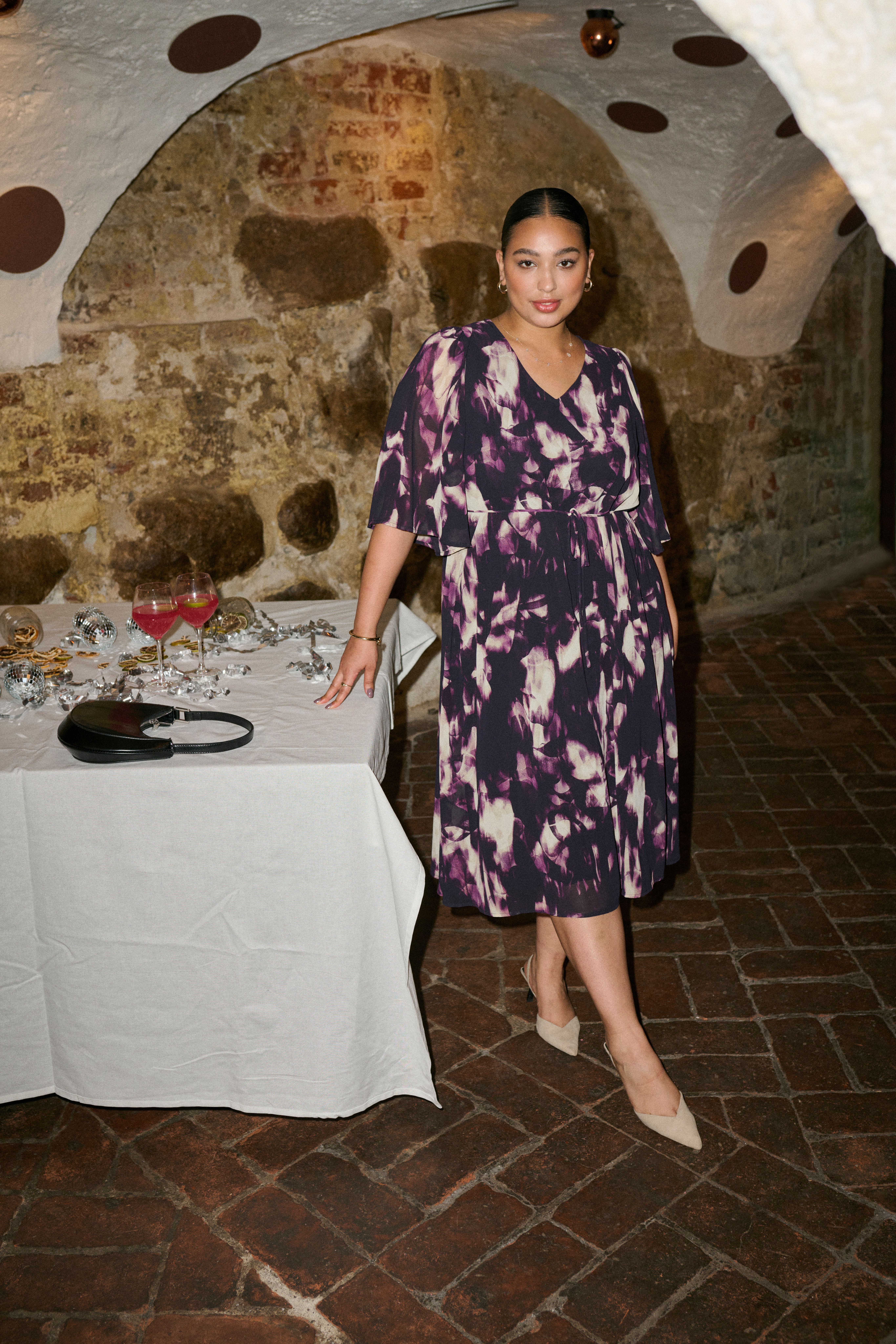 KCnour Robe LOCATION NONE 10582701-106600