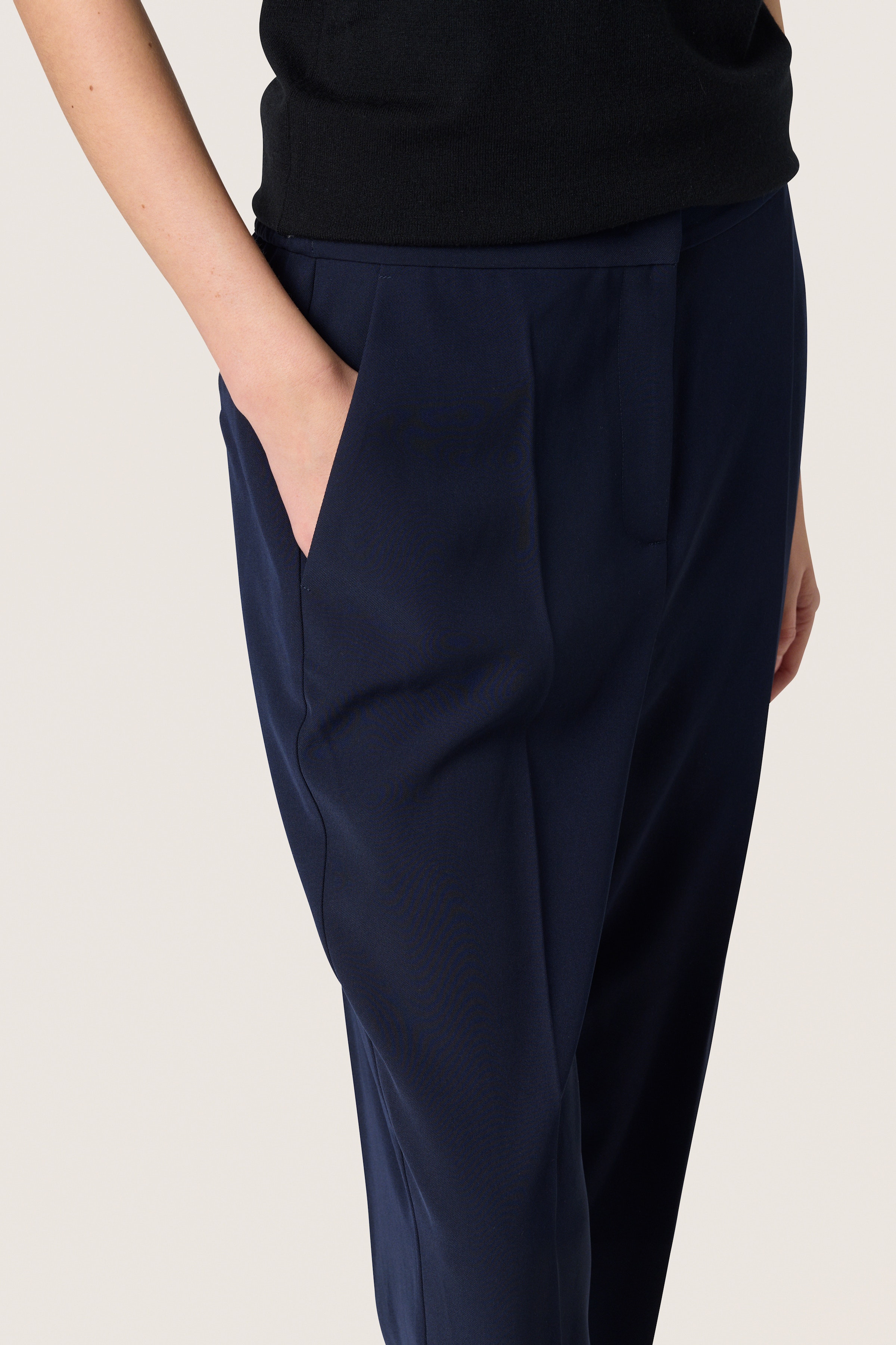 SLCewtona Trousers LOOKBOOK DETAIL 30408329-193924