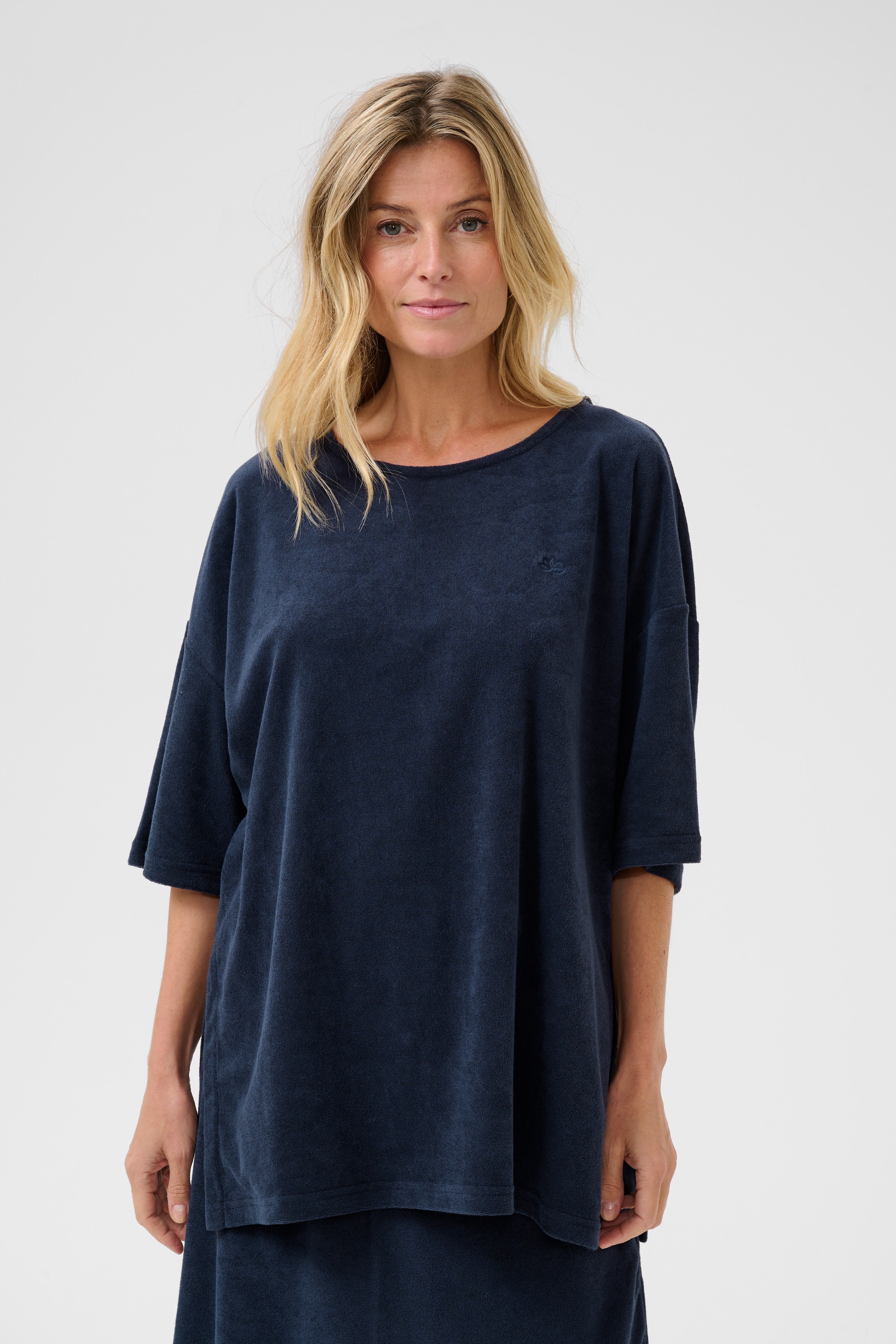 CRFria T-shirt LOOKBOOK FRONT 10613868-193923