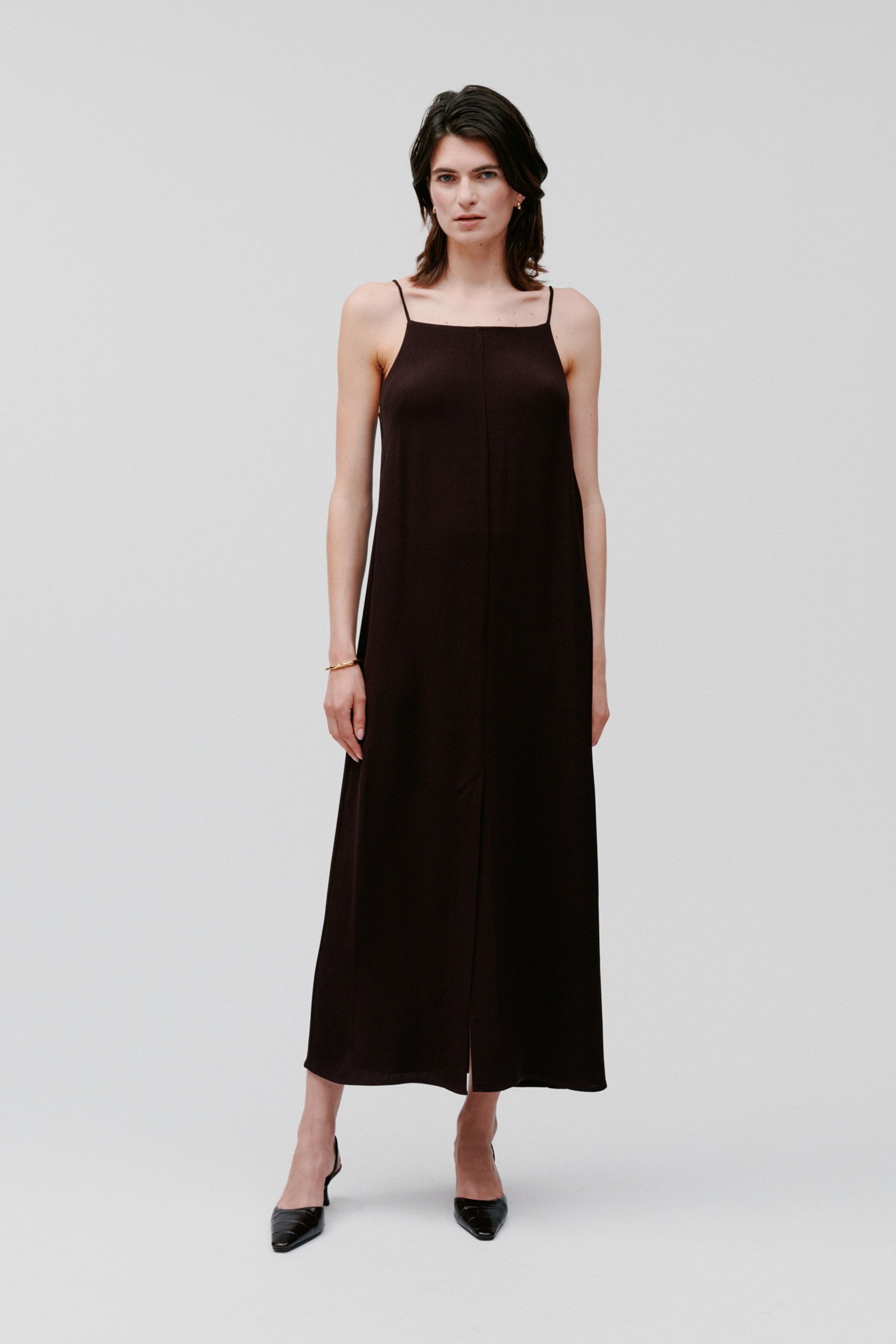 Nava Dress LOOKBOOK FRONT 30600660-RE400