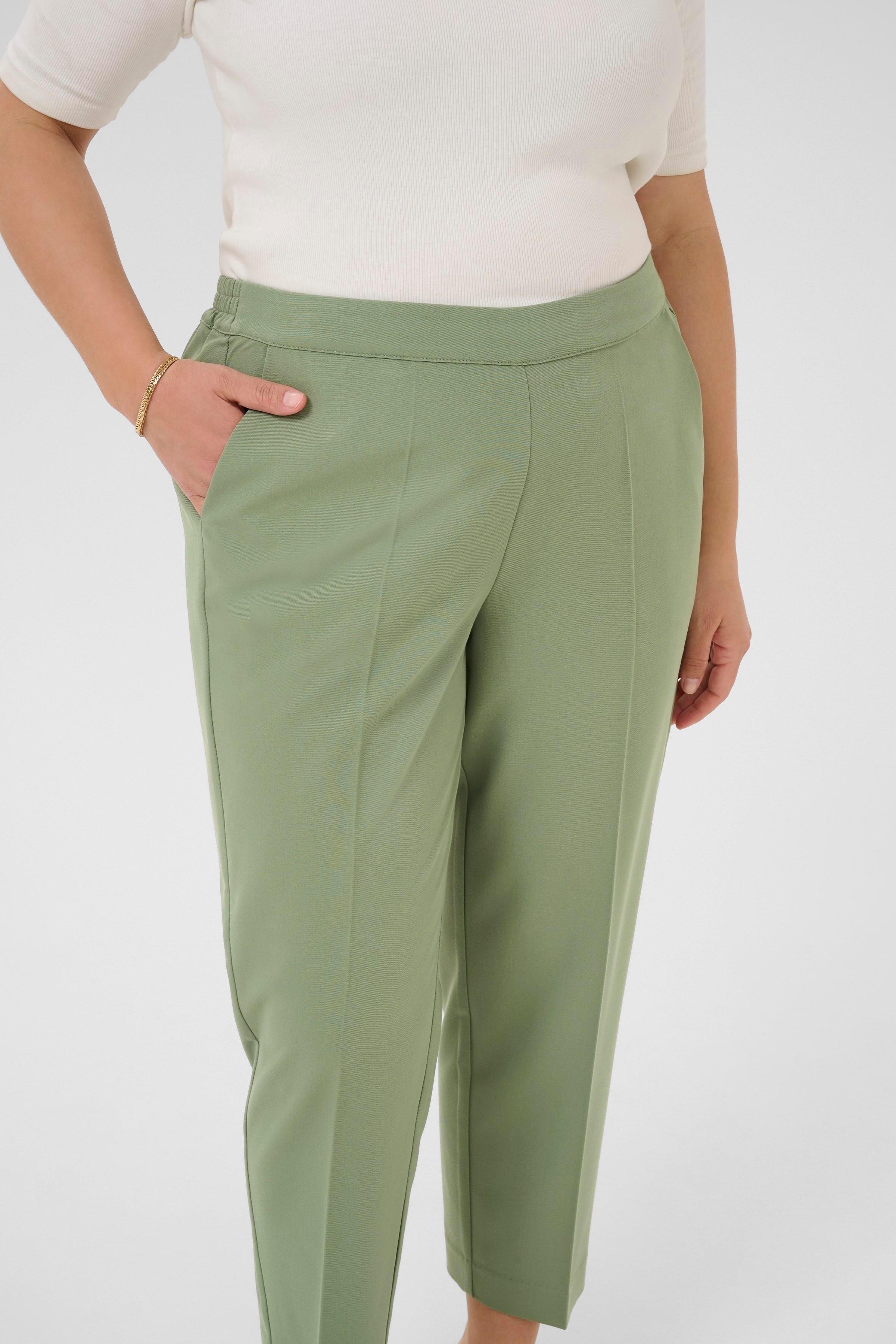 KCsakira Cropped Hose LOOKBOOK DETAIL 10580650-176212