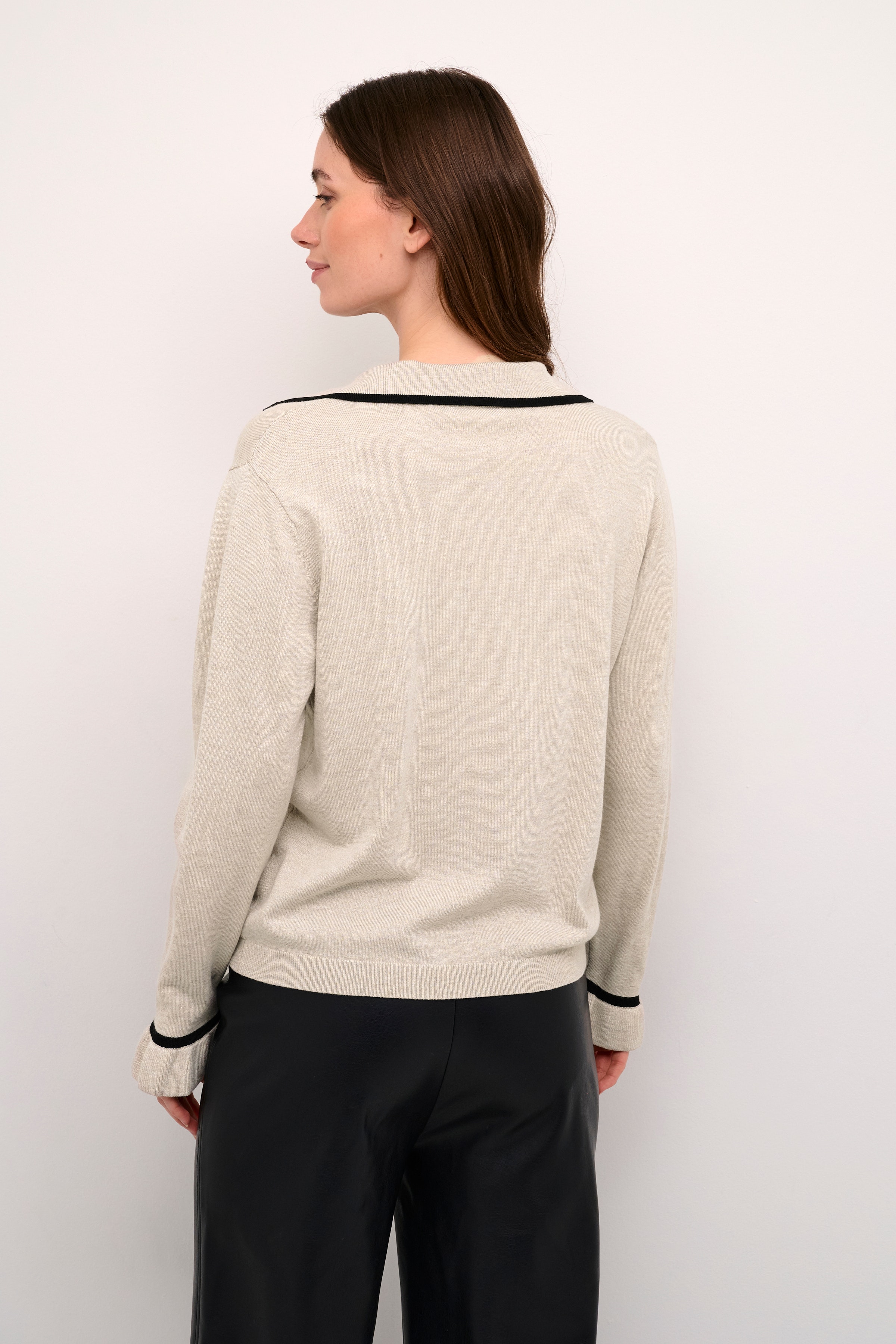 CRVillea Pullover LOOKBOOK BACK 10612825-100232