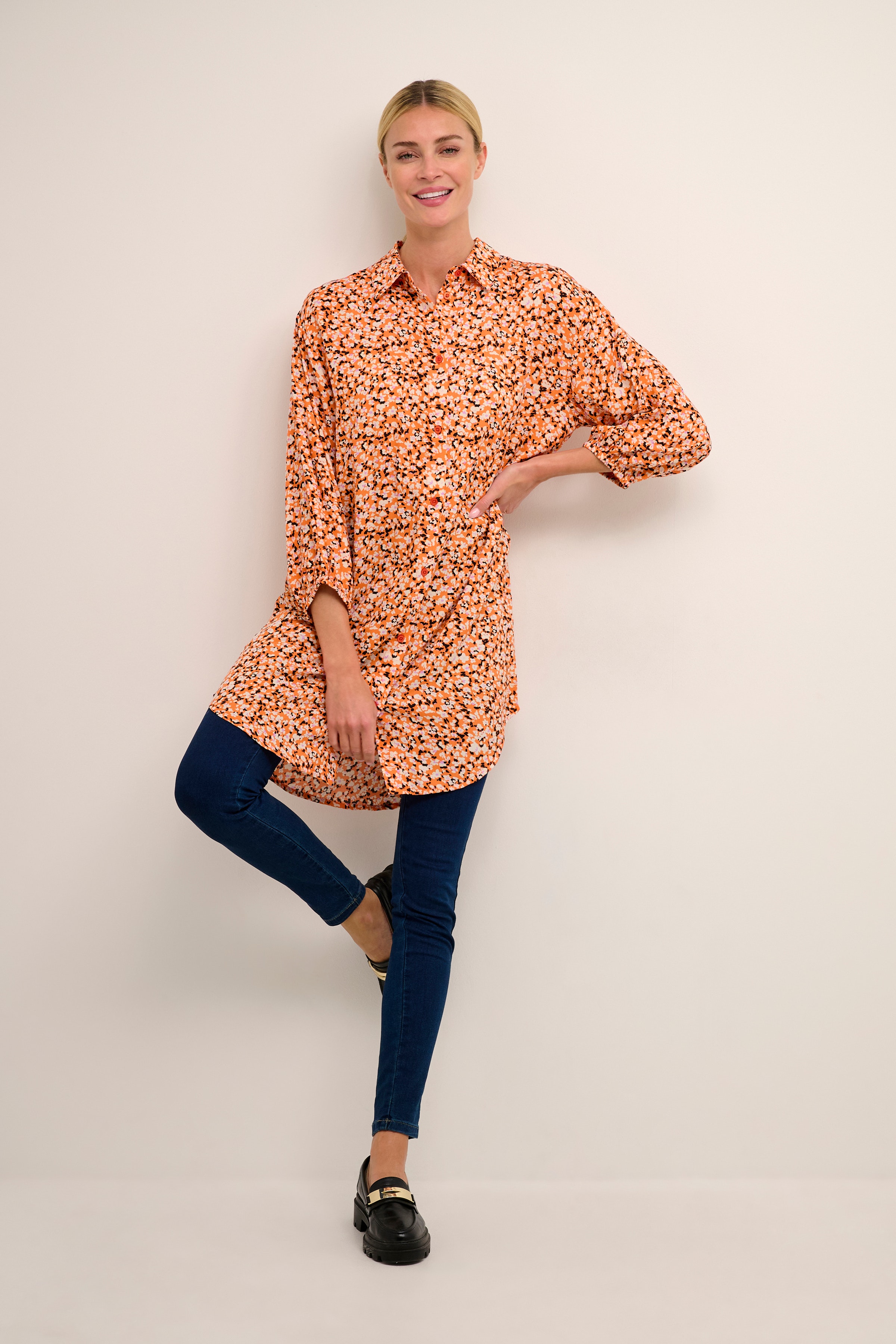 KAsomia Robe LOOKBOOK FRONT 10507260-104256