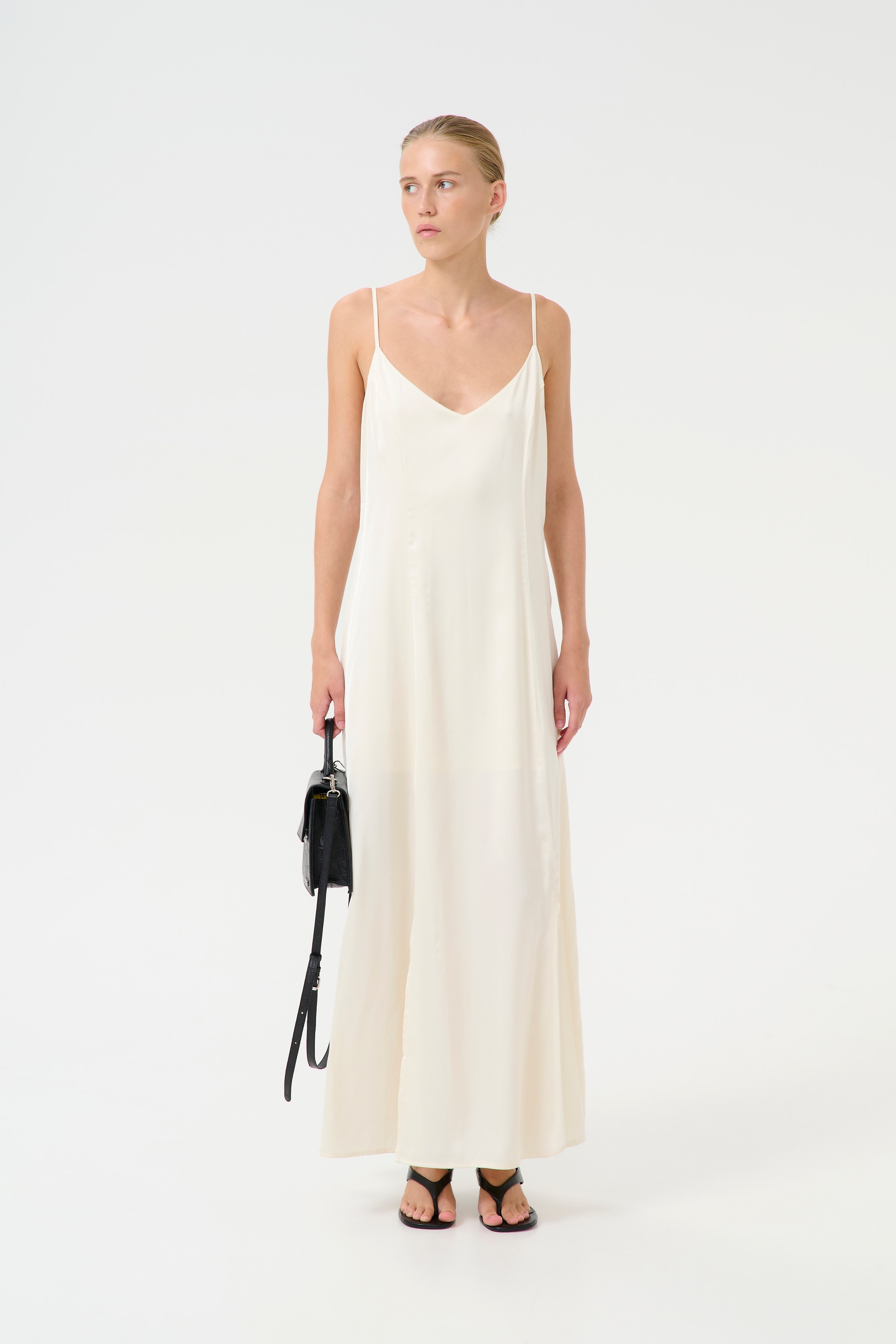 GZpelo Kleid LOOKBOOK FRONT 10910175-130905