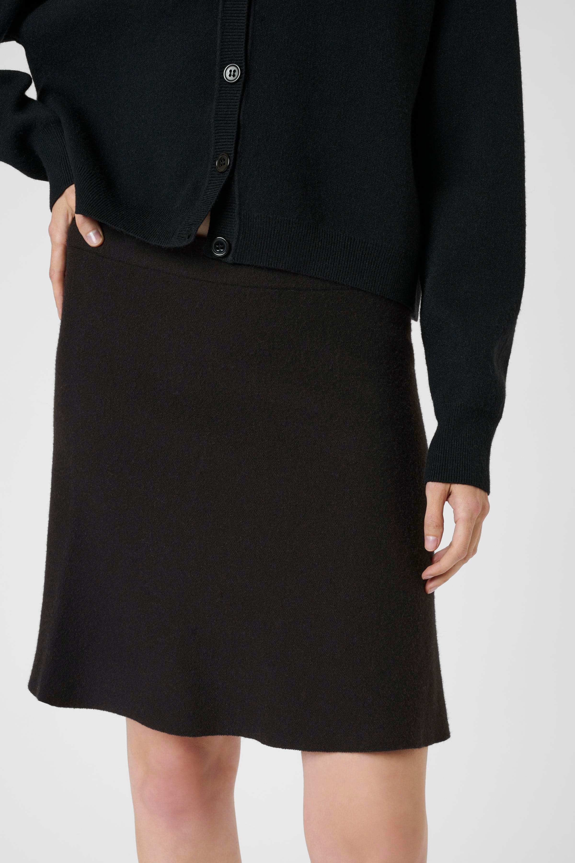 DoddieKB Skirt LOOKBOOK FRONT 10104723-194008