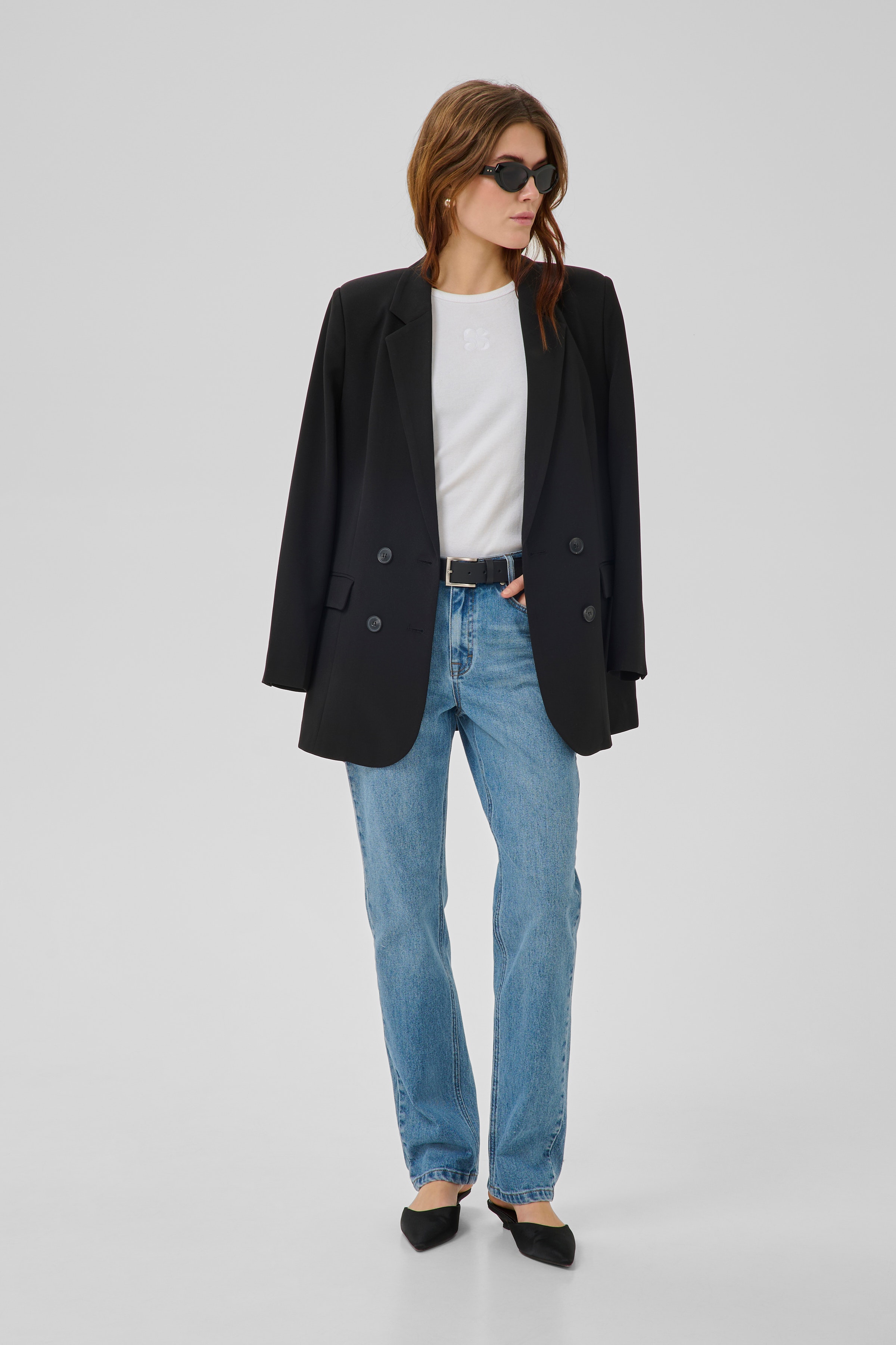 07 THE ISA HIGH STRAIGHT LOCATION NONE 10705264-100053