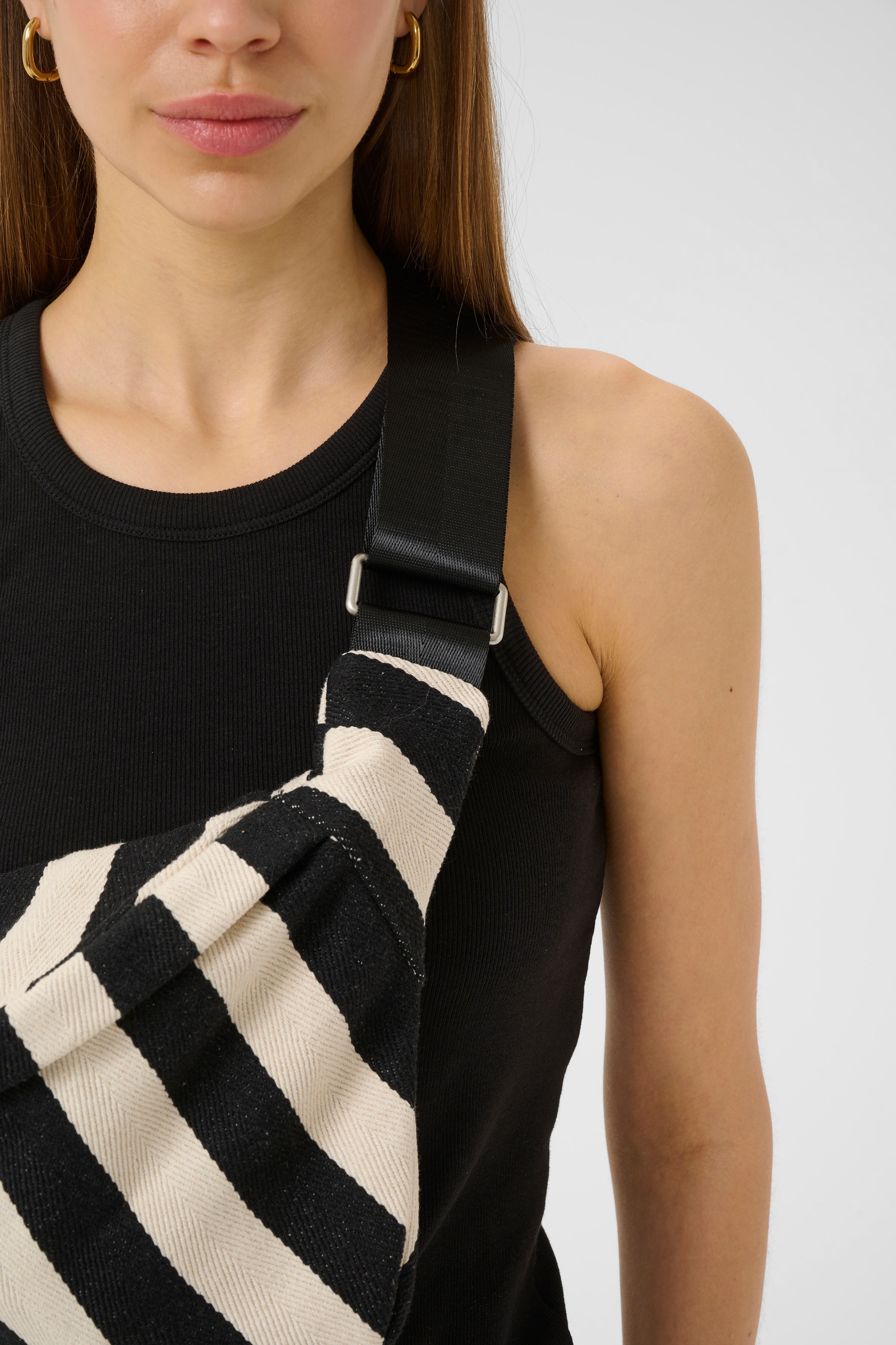 AileyIW Bumbag Väska LOOKBOOK DETAIL 30110712-301713