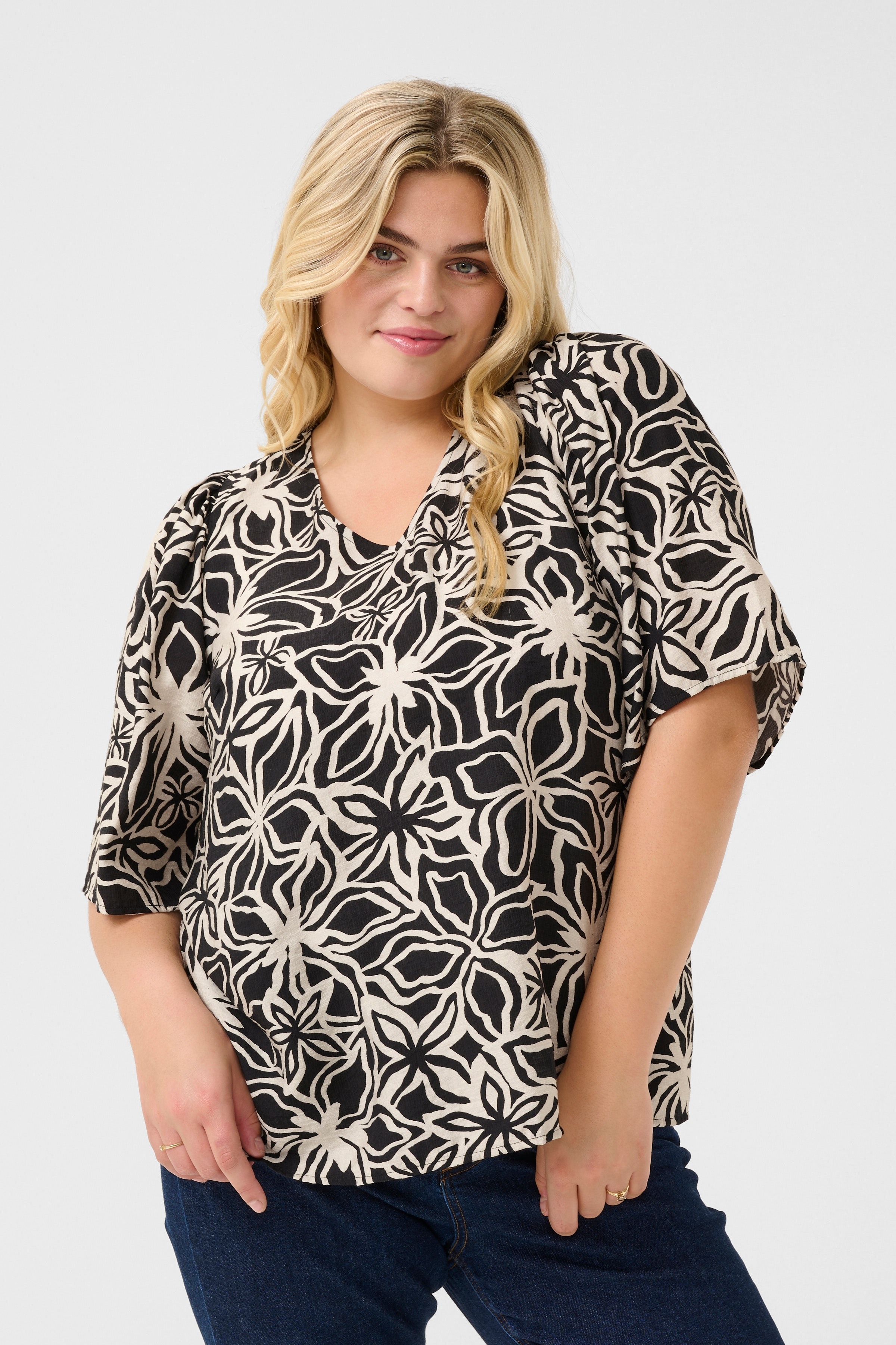 KChaliah Blus LOOKBOOK FRONT 10583039-107080