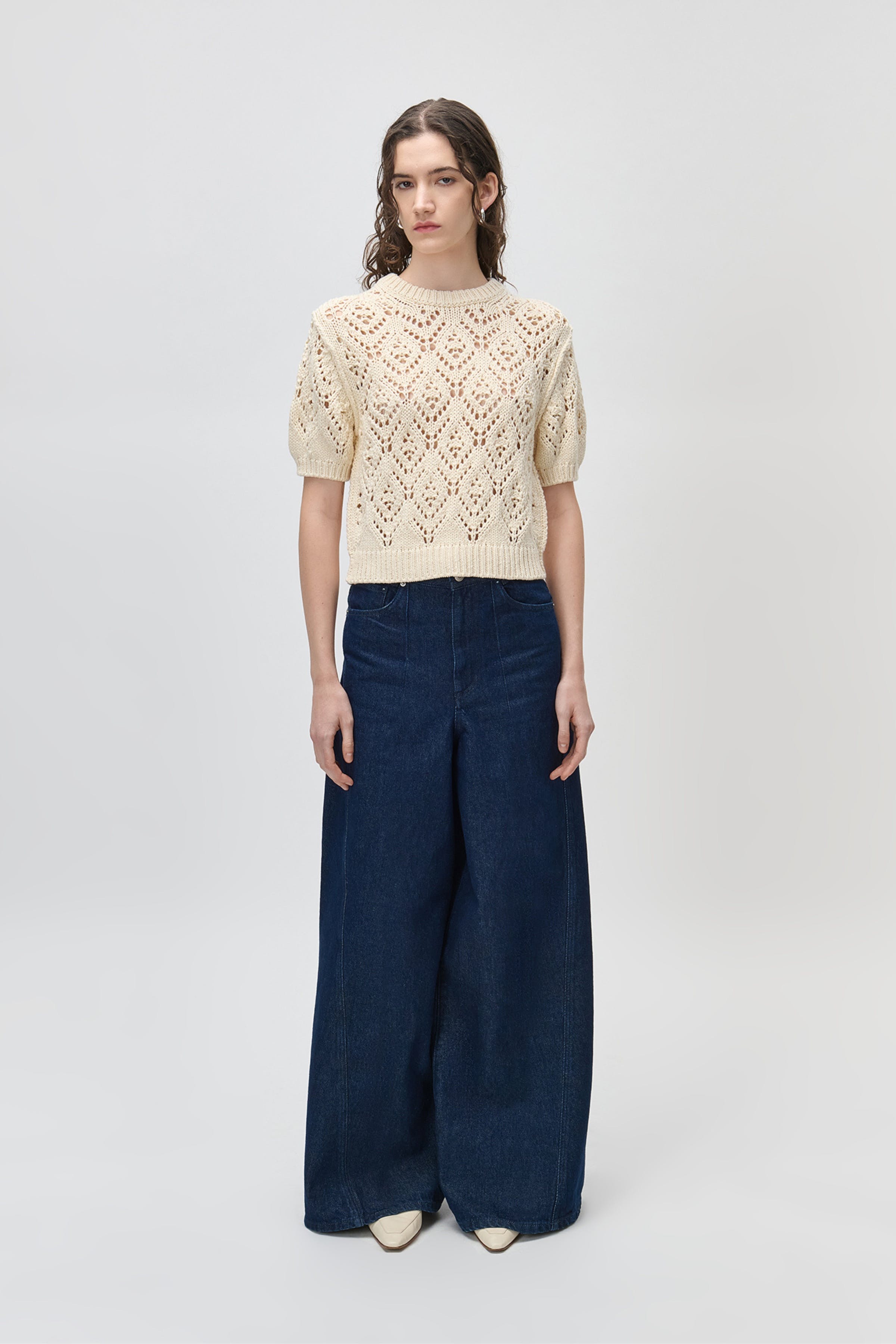 FELIZ Top LOOKBOOK FRONT 30600607-WH022