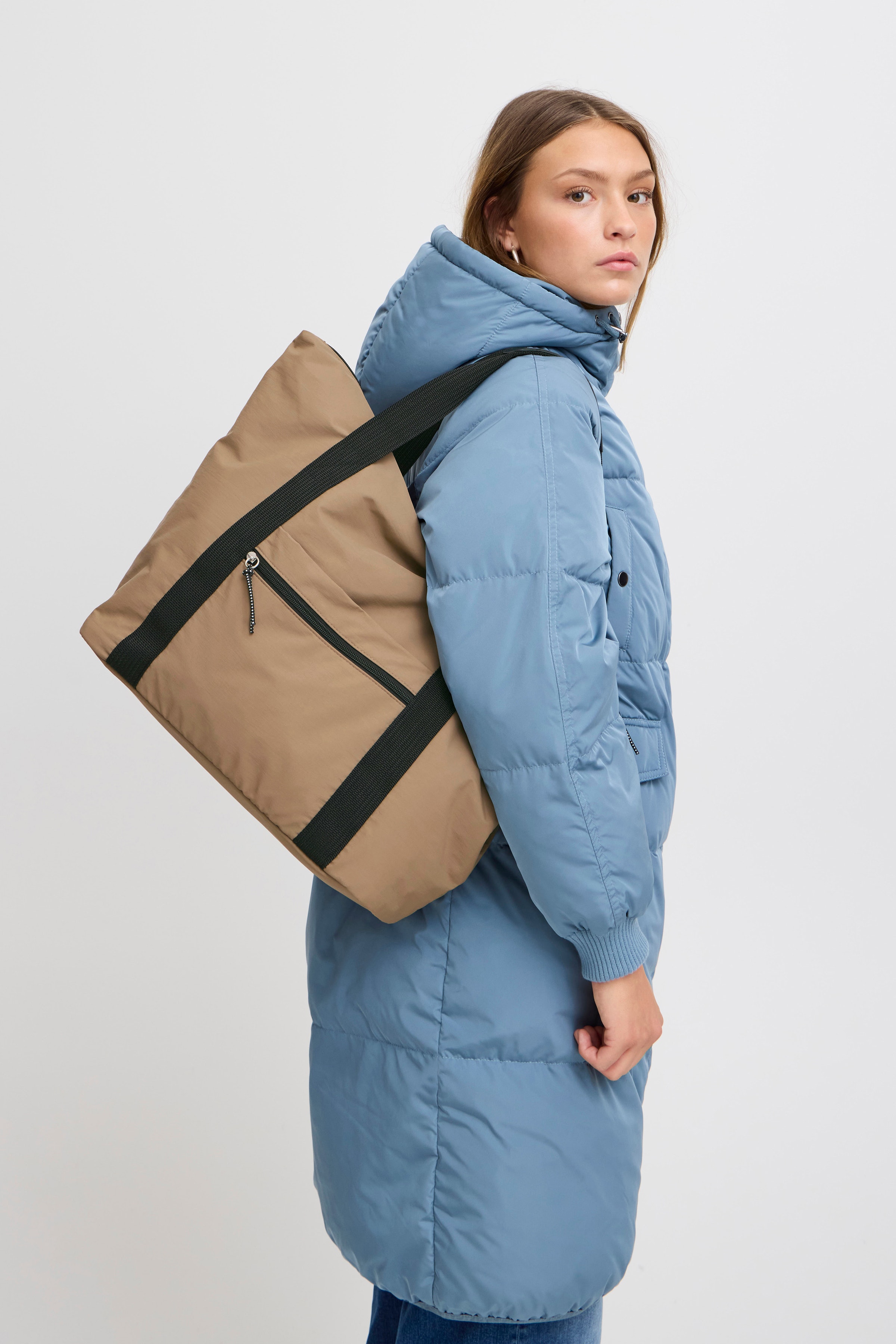 IAHINTA Taske LOOKBOOK FRONT 20121927-171212