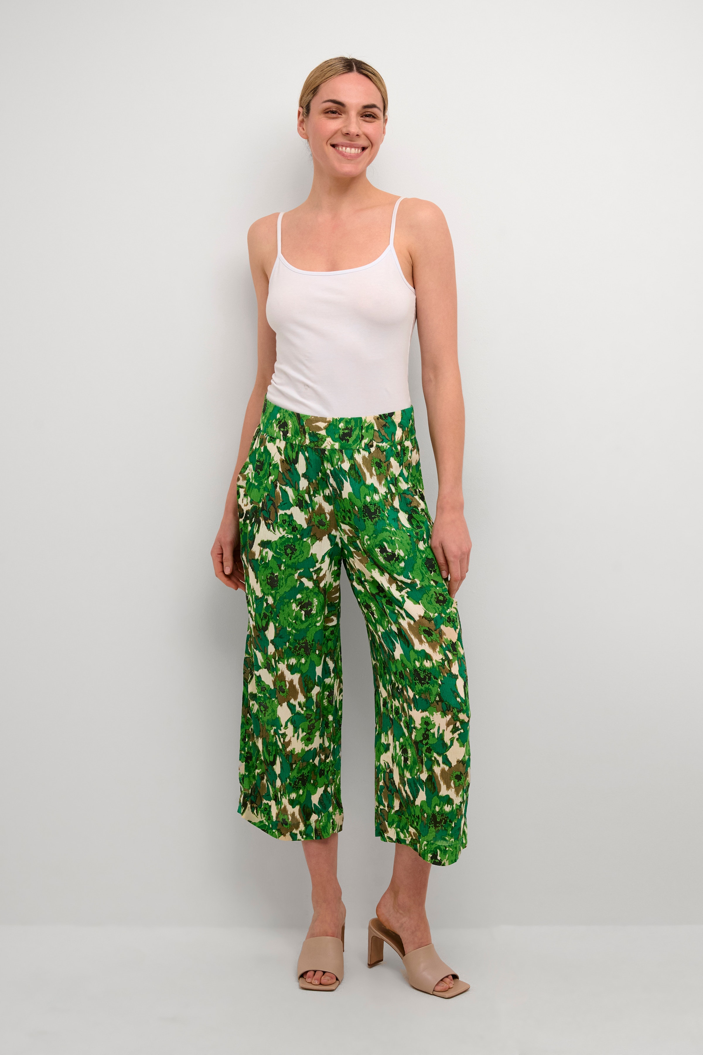 BPulla Trousers LOOKBOOK FRONT 10590456-104505B