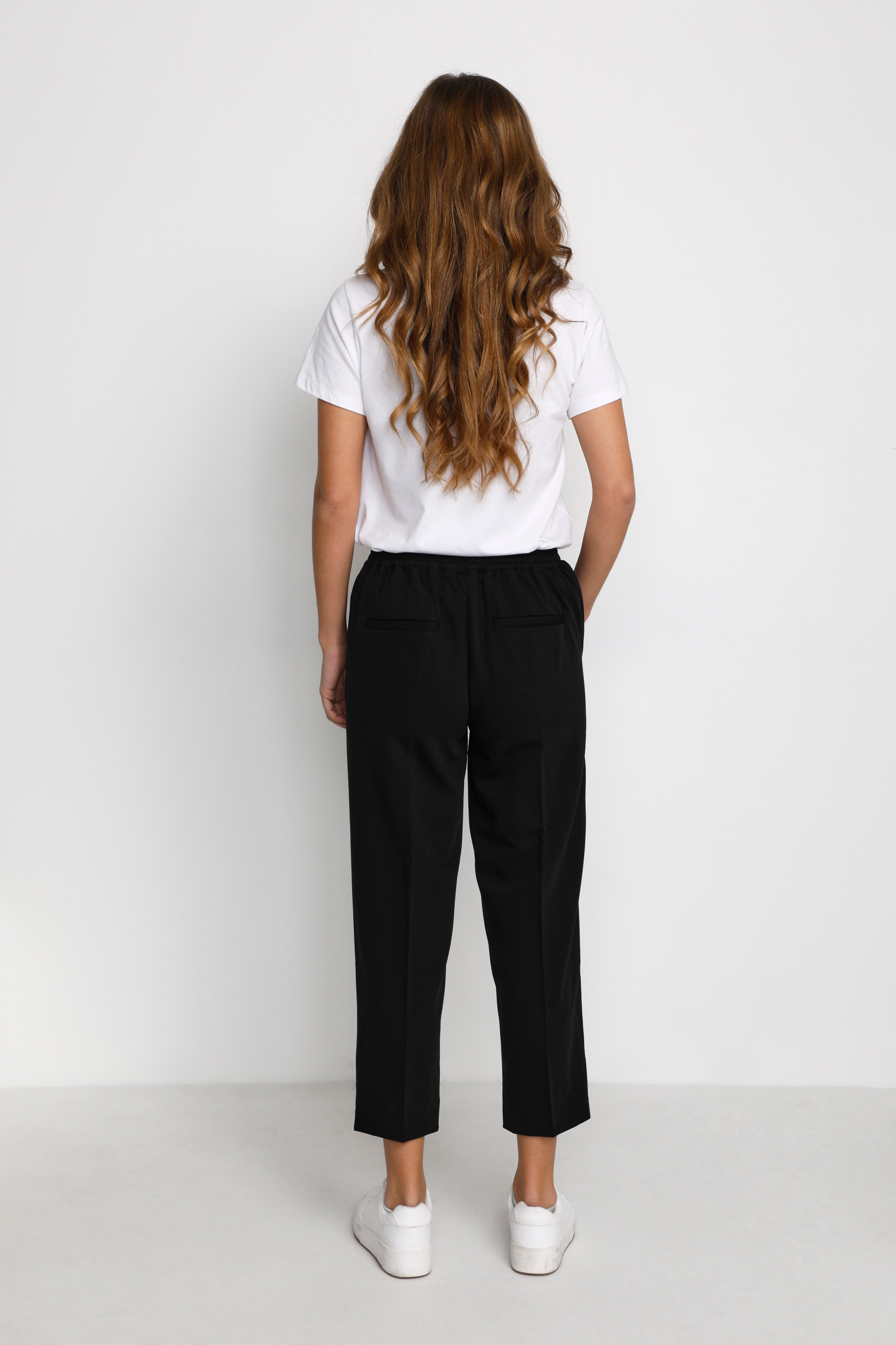 KAsakura Cropped Pants LOOKBOOK BACK 10506127-100121