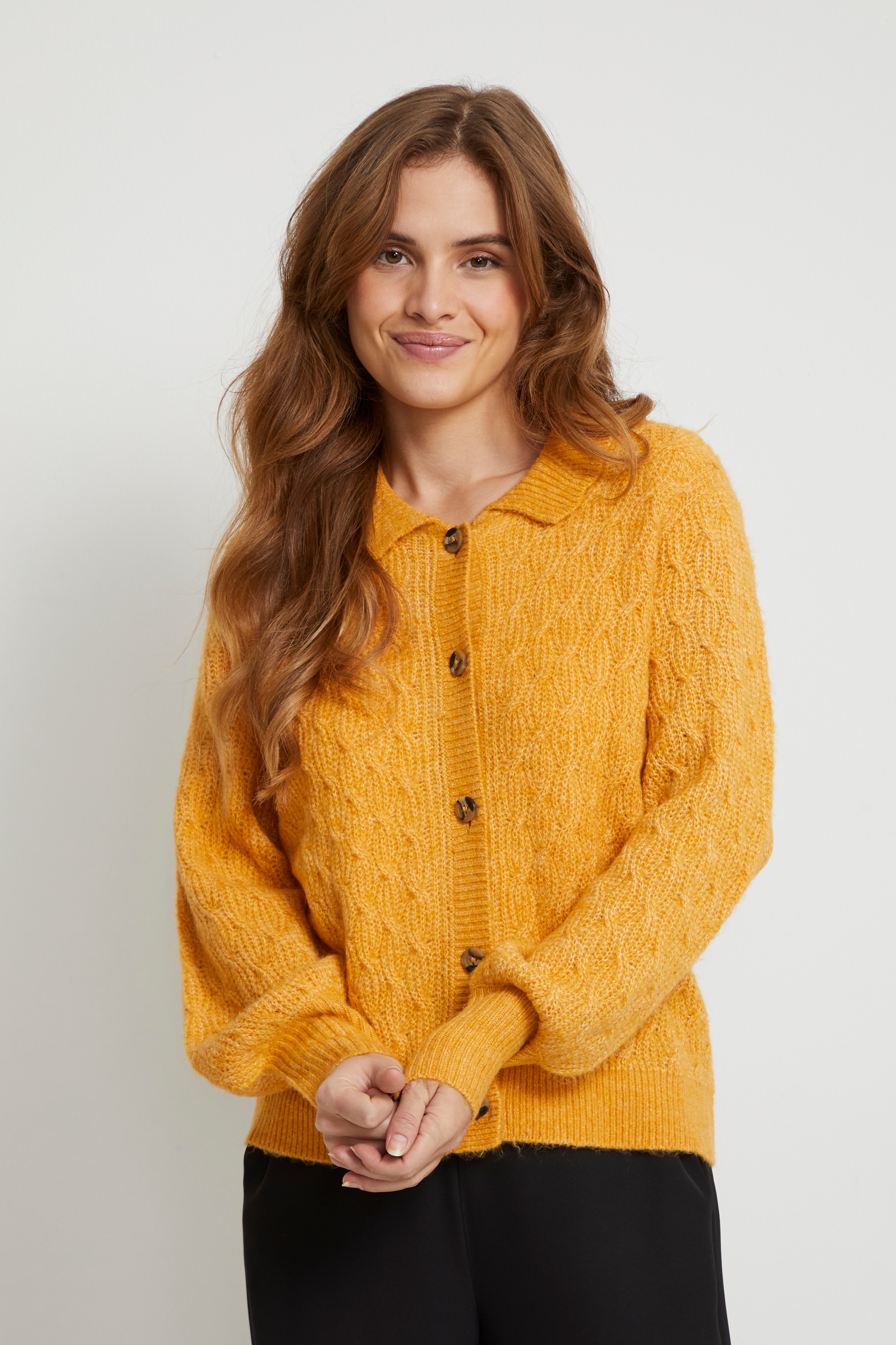 KAvalina Strikket cardigan LOOKBOOK FRONT 10506296-1410411
