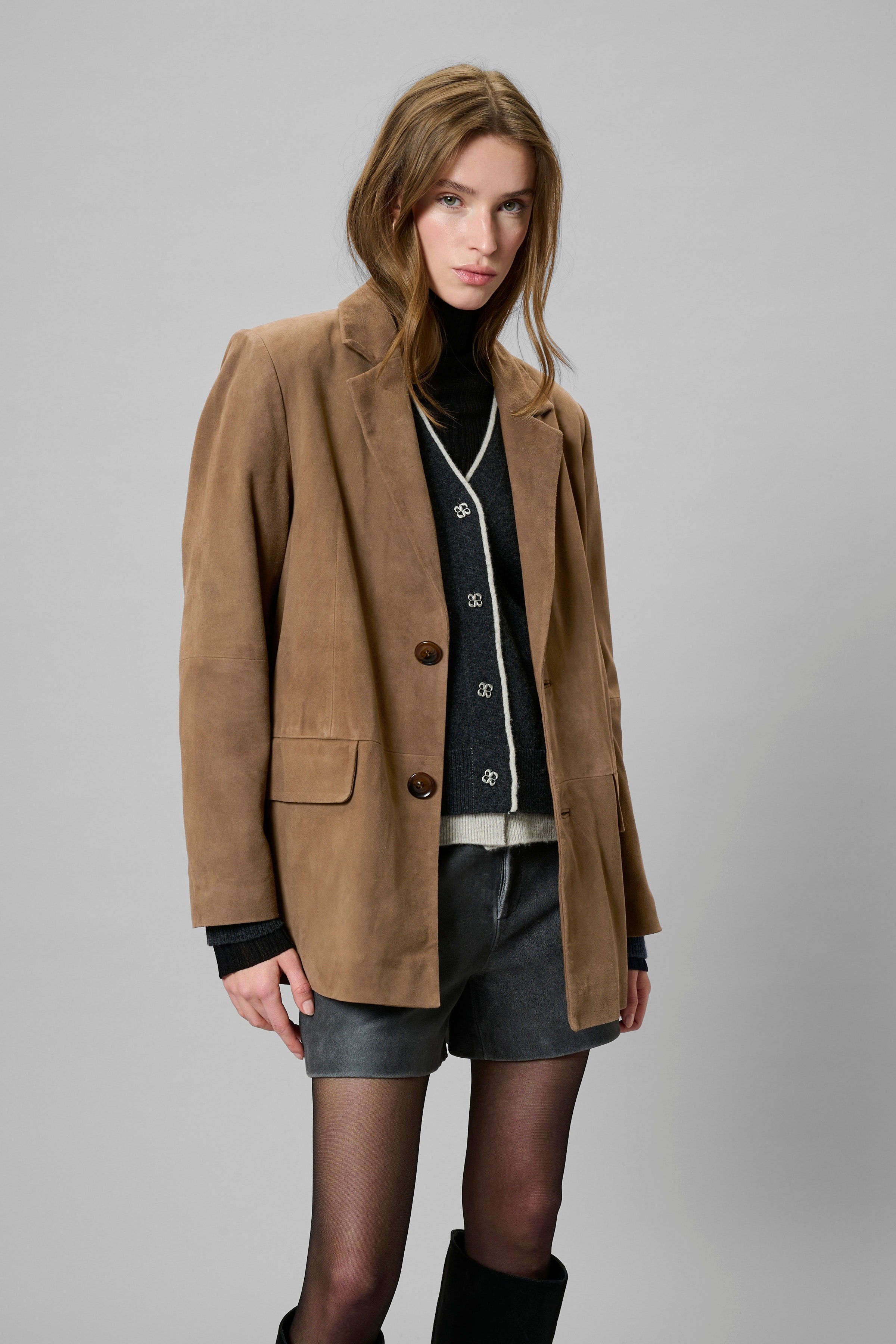 TaraMW Wildleder-Blazer LOOKBOOK FRONT 10705298-108673