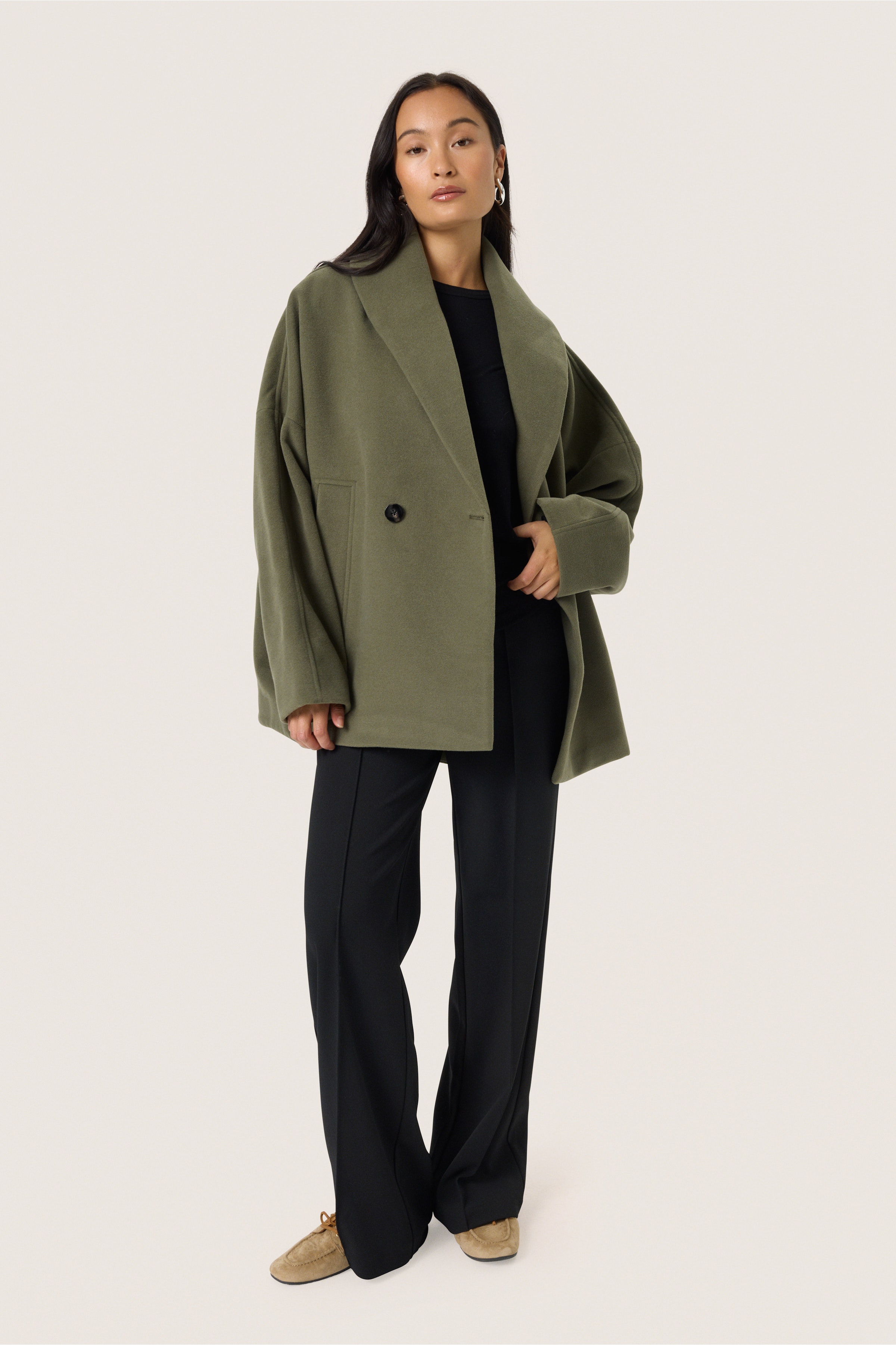 SLRubie Coat LOOKBOOK FRONT 30408269-190511