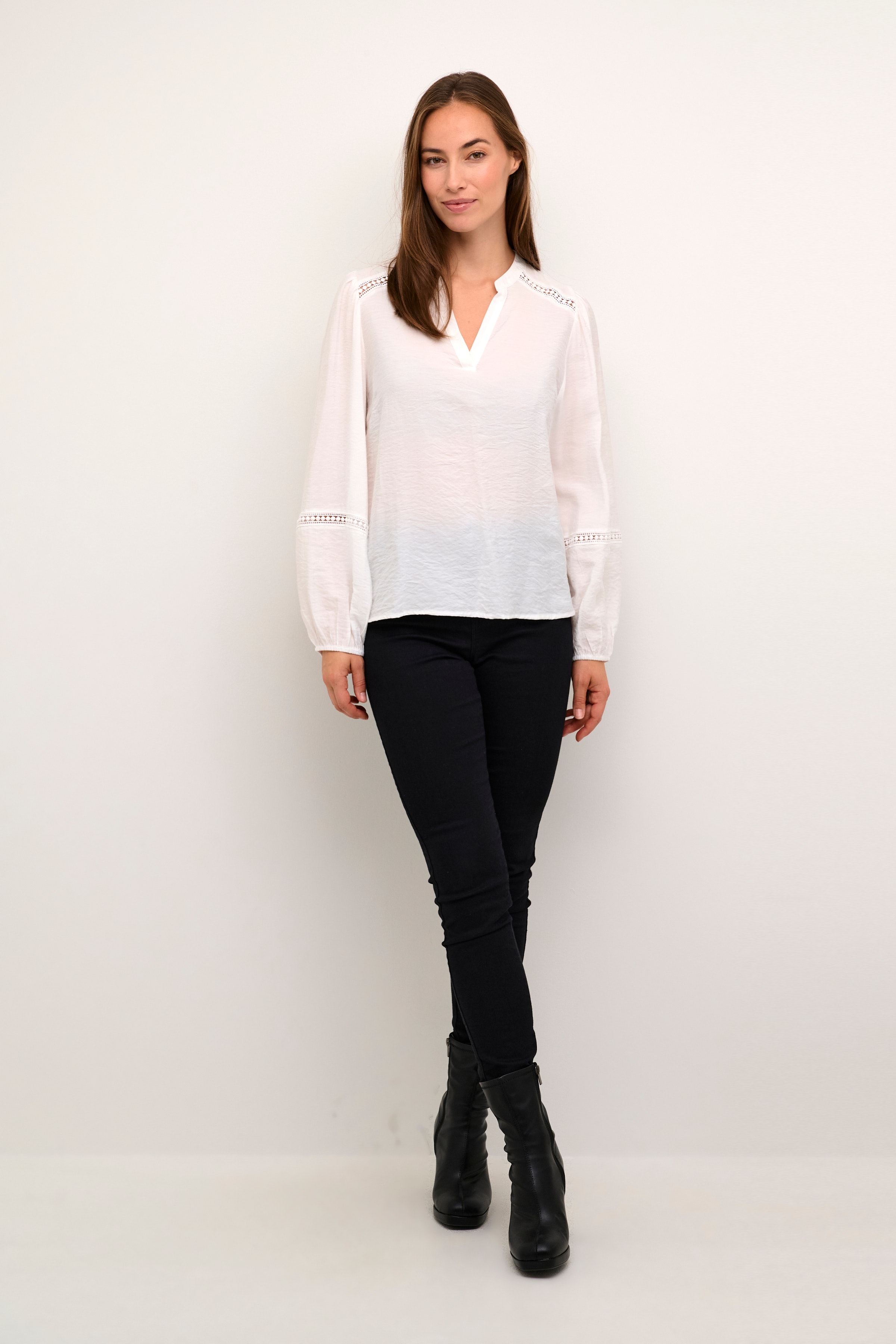 KAbloom Blouse LOOKBOOK FRONT 10507866-110602