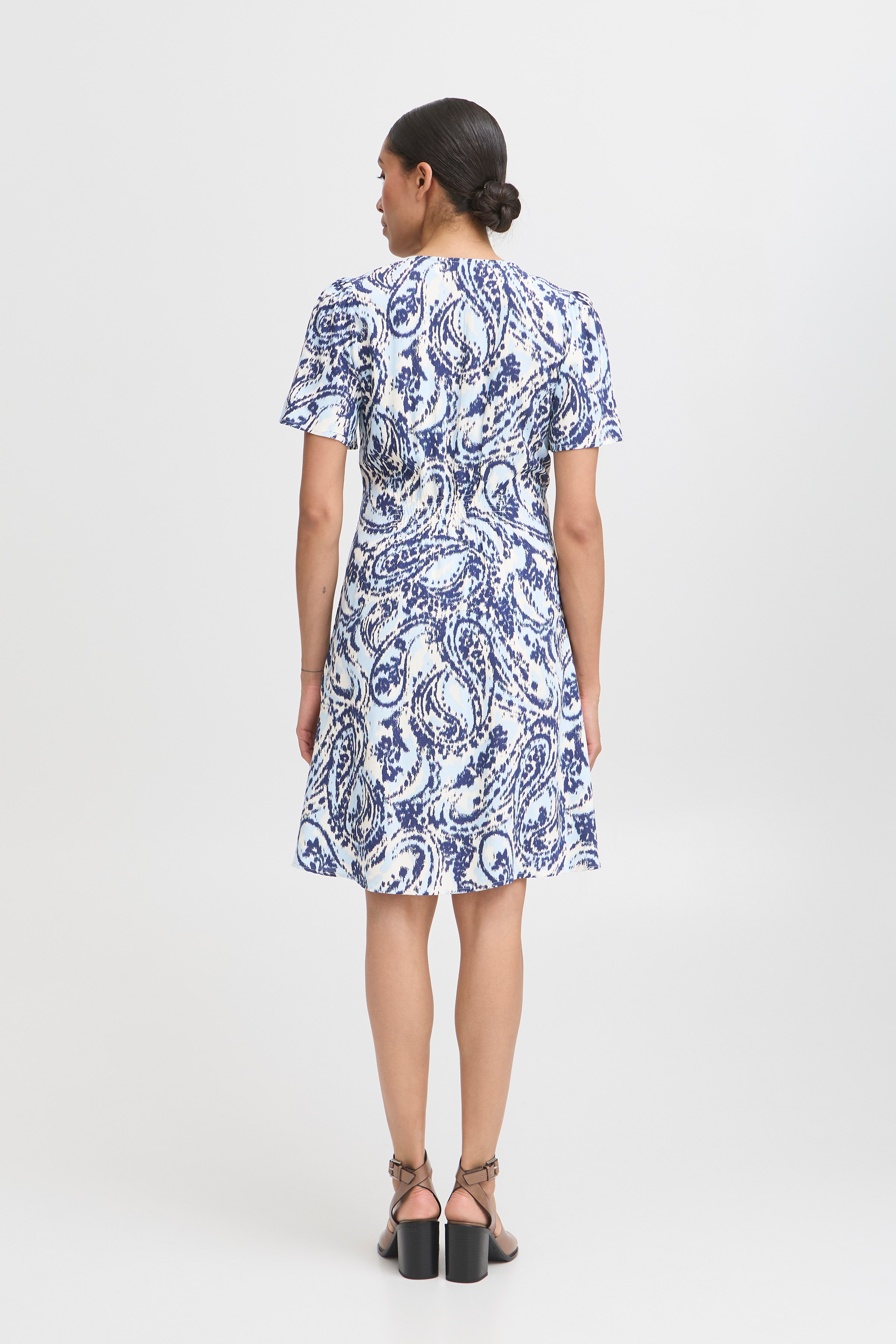 BYMMJOELLA Kjole LOOKBOOK BACK 20814532-204524