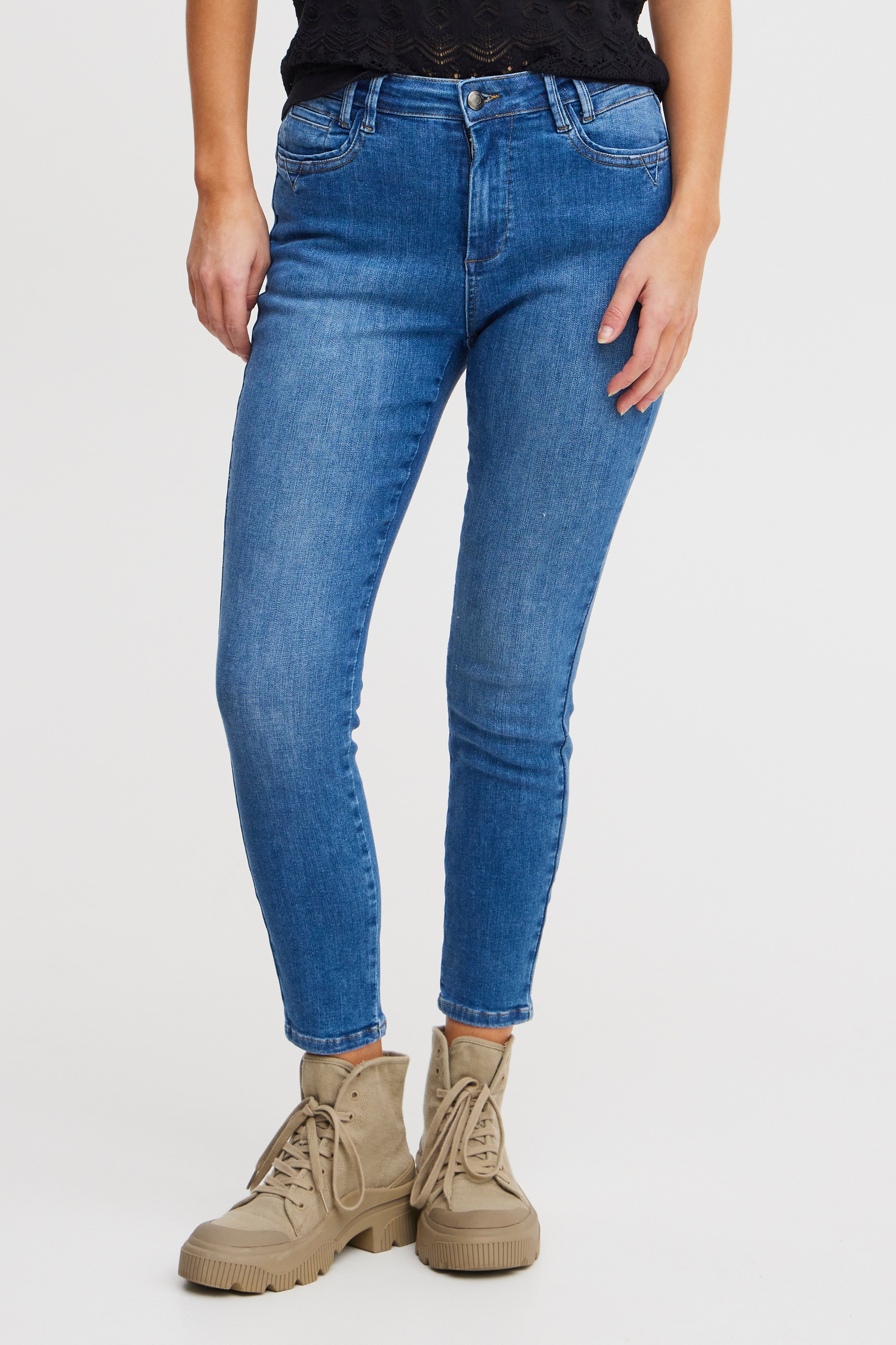 PZJULIA HW 7/8 Jeans LOOKBOOK FRONT 50208106-200005