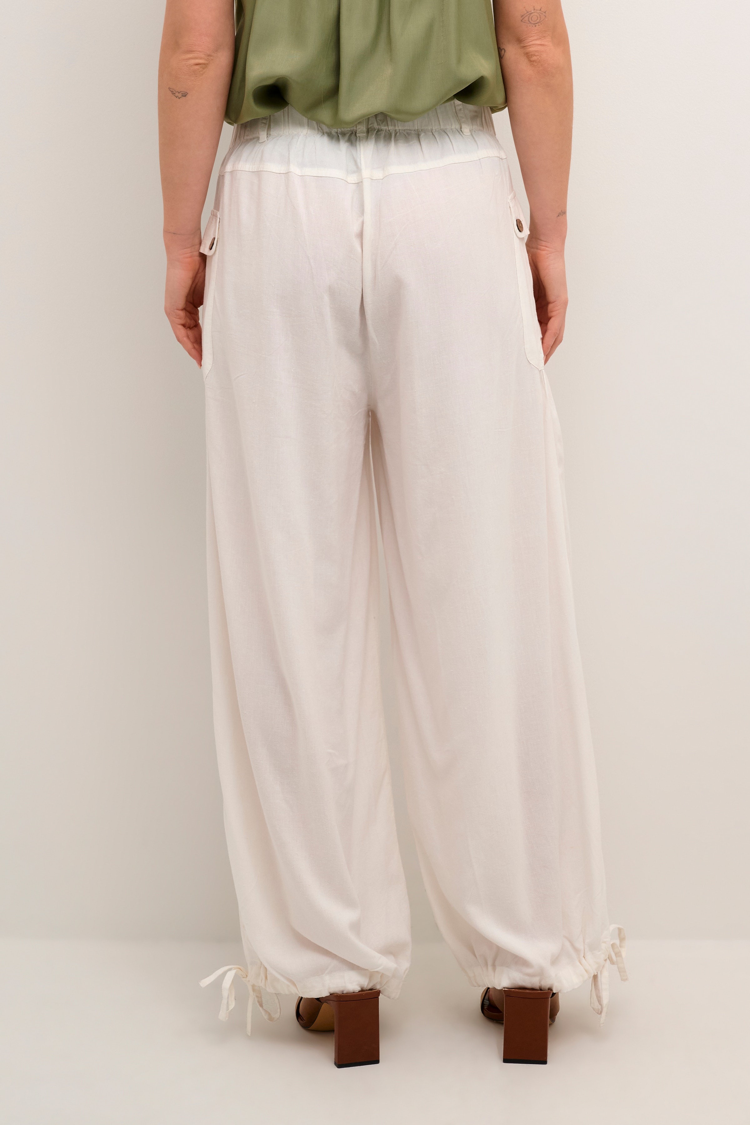 CRVenta Linen Trousers LOOKBOOK BACK 10612582-110602