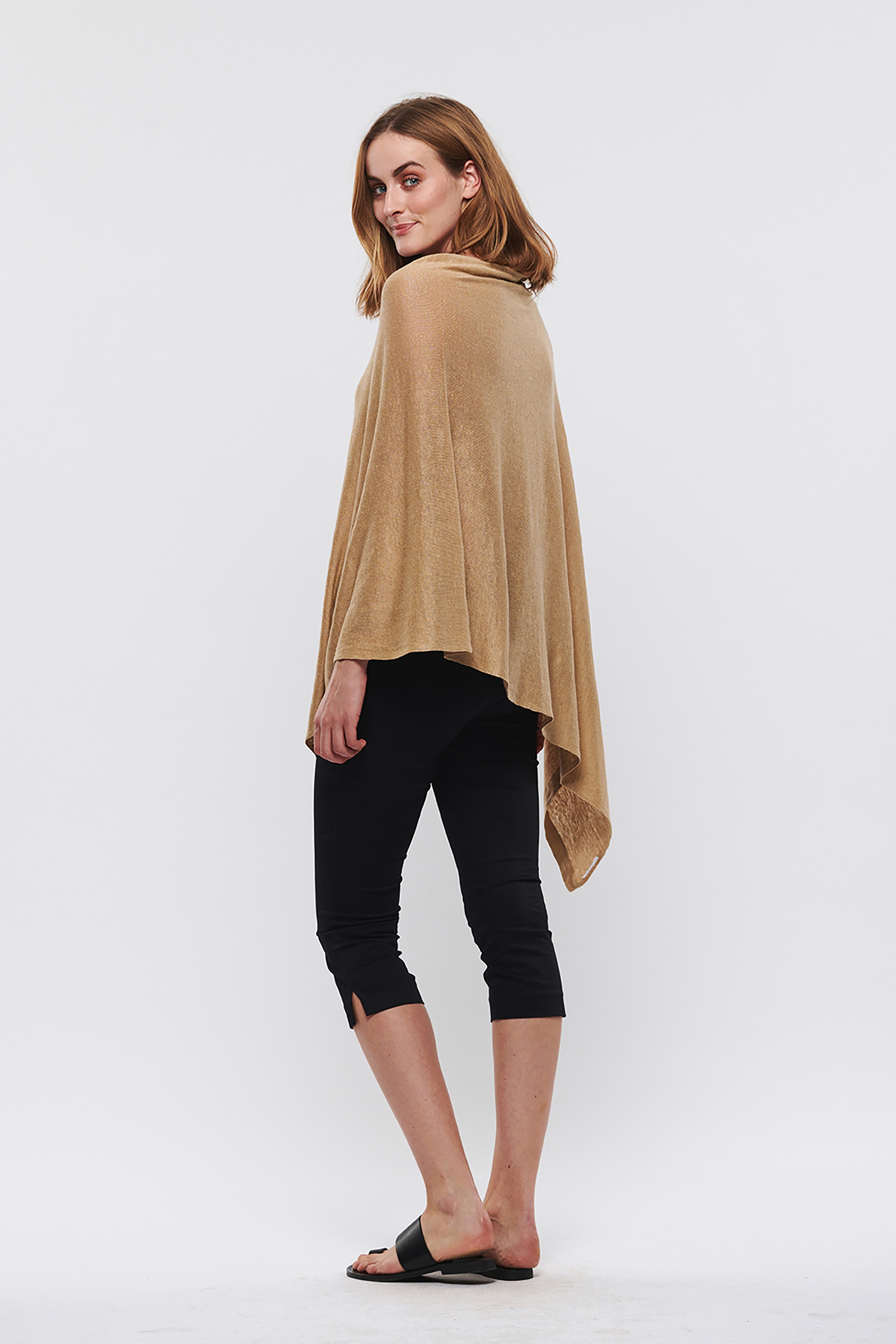 Poncho LOOKBOOK NONE 30304367-33148