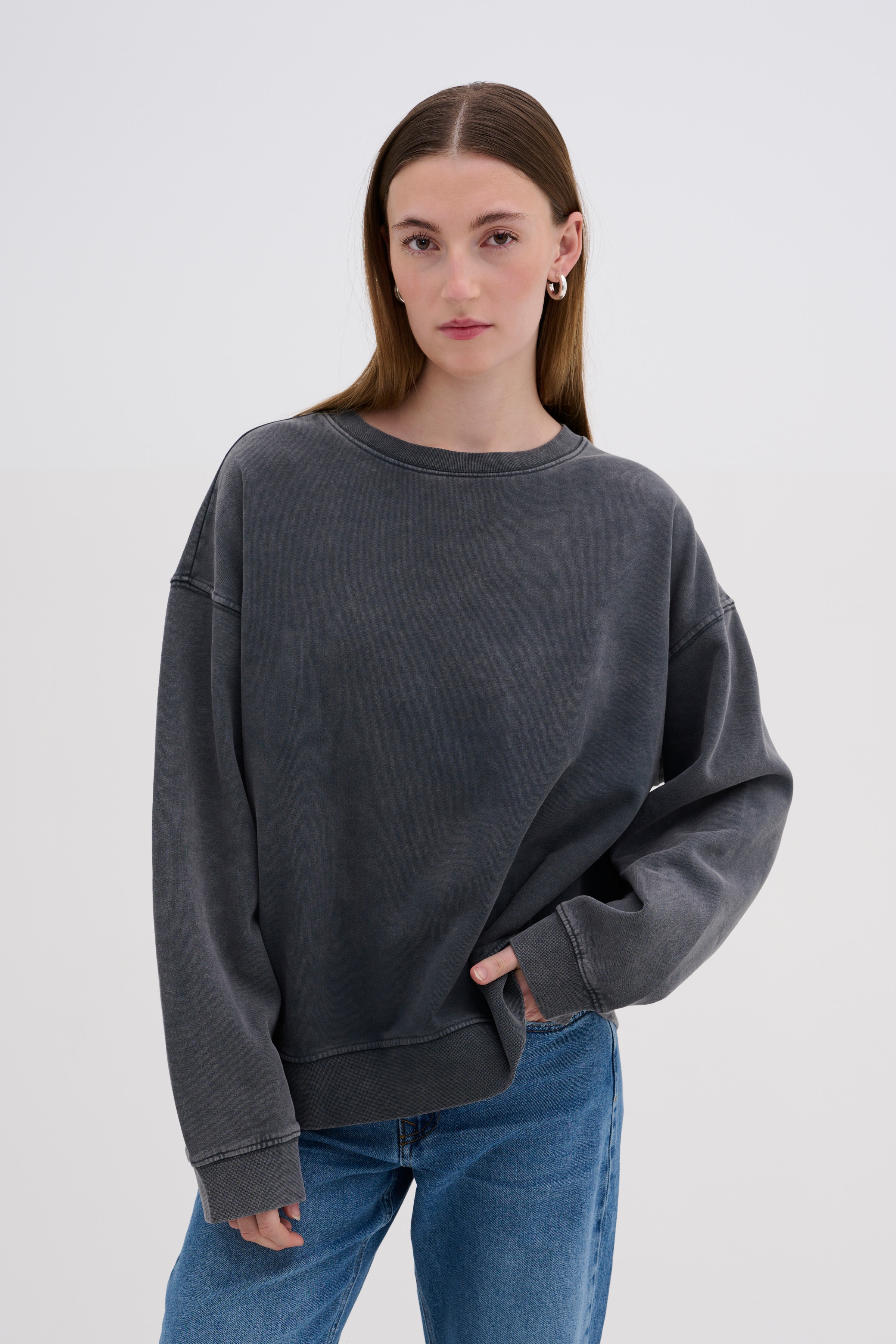 DiegoMW Sweatshirt LOOKBOOK FRONT 10704890-100089