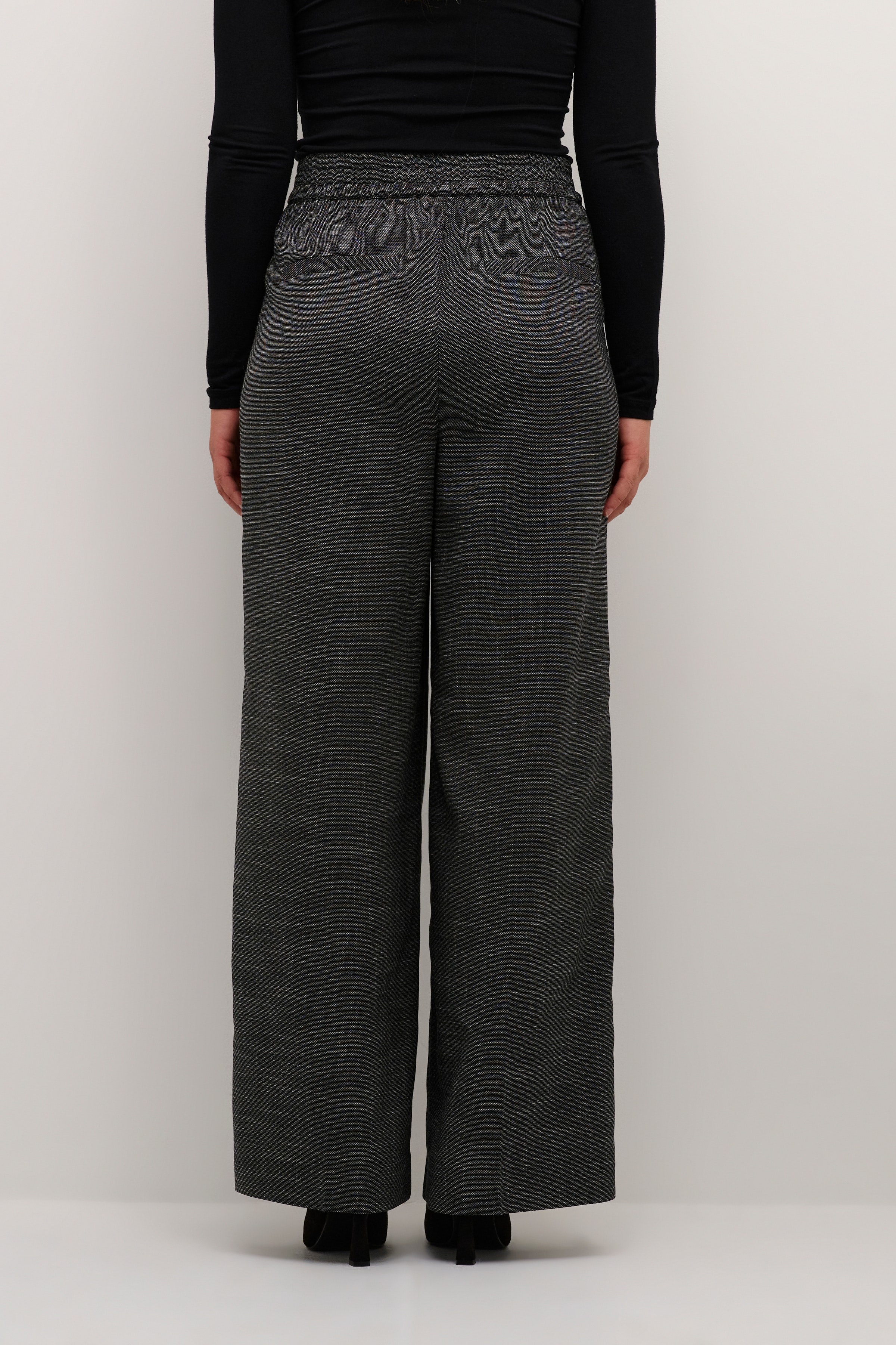 KAlouise Byxor LOOKBOOK FRONT 10507985-100125