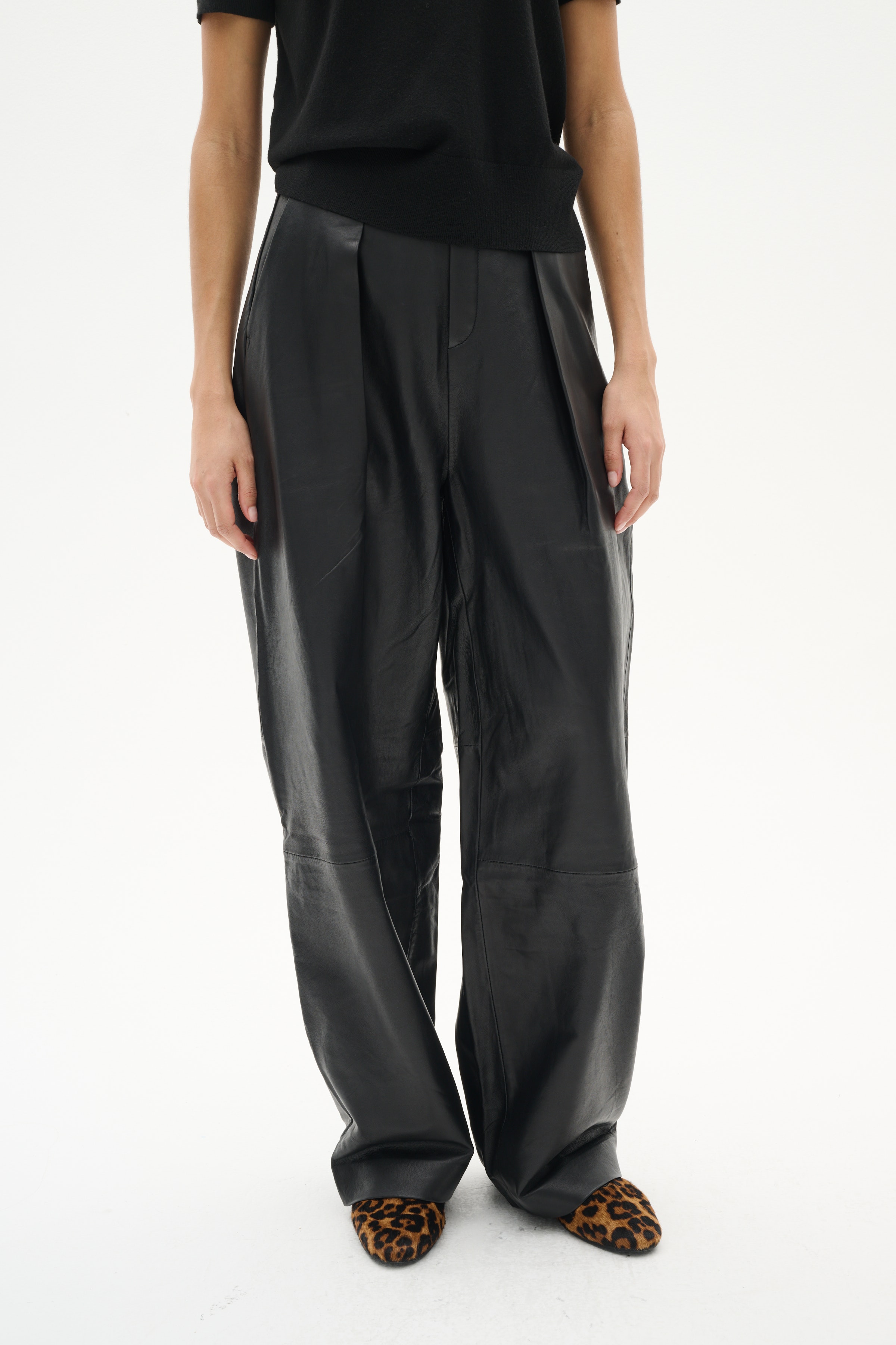 UriyaIW Trousers LOOKBOOK FRONT 30110067-194008