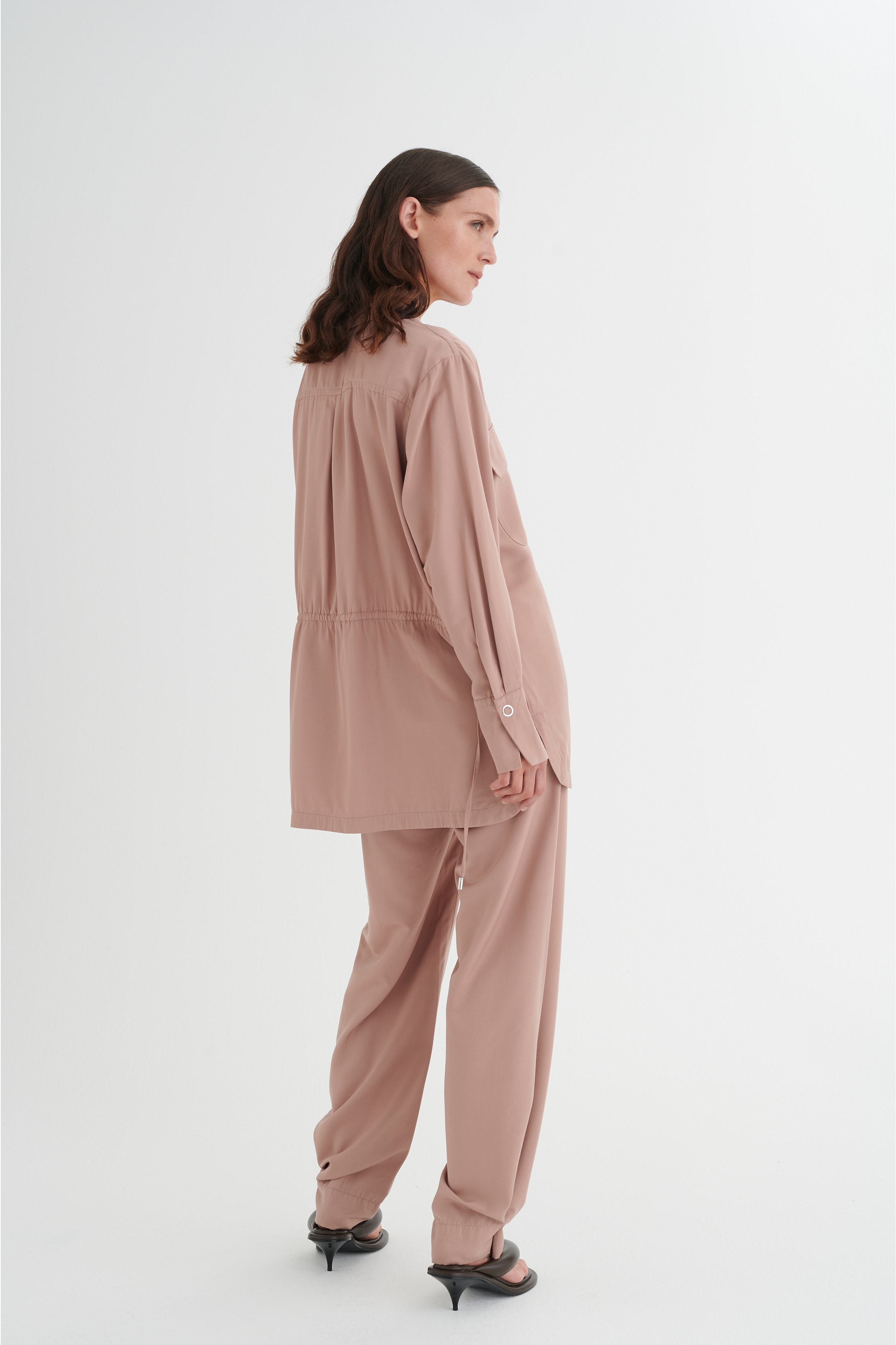 KellieIW Trousers LOOKBOOK BACK 30106246-161220