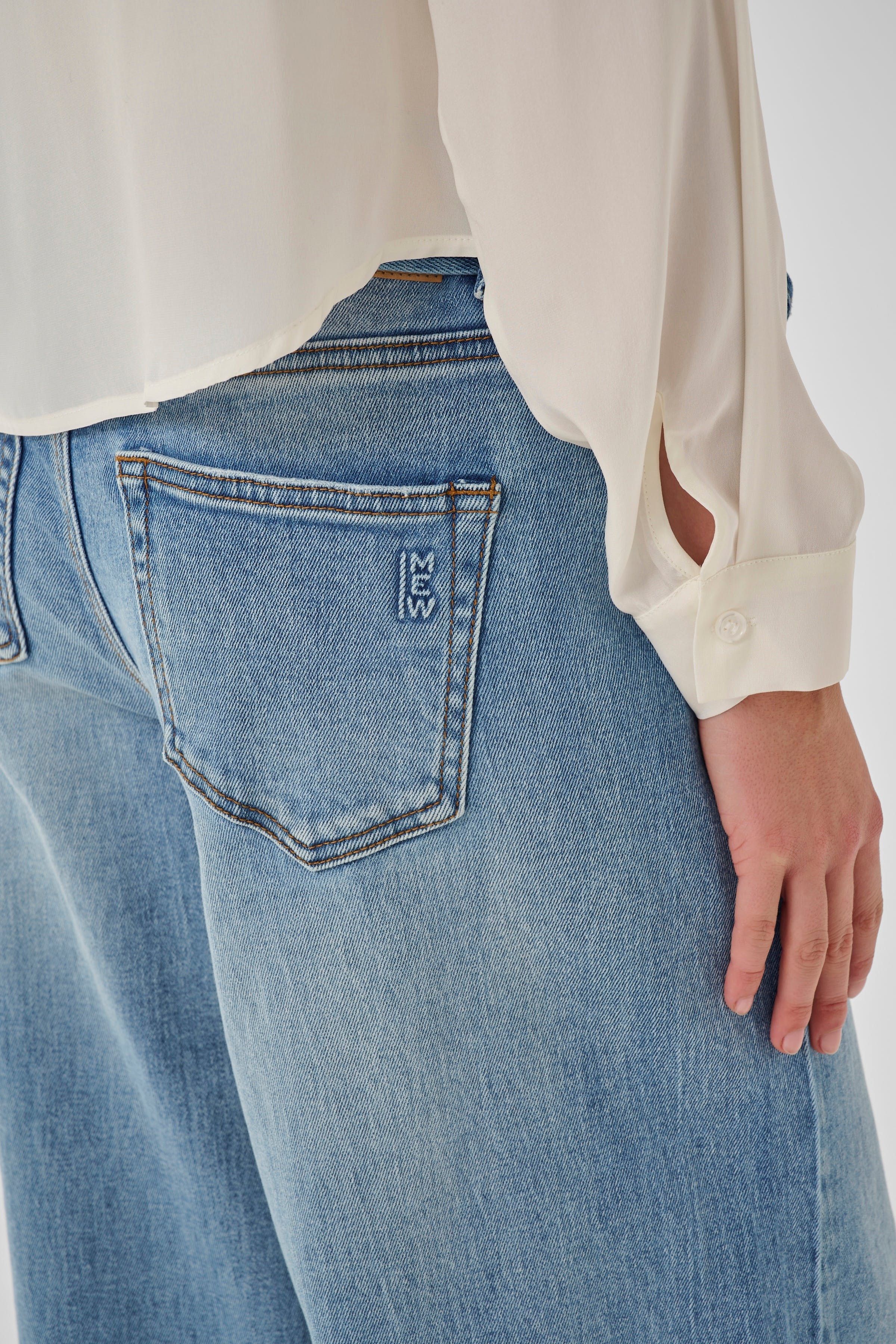 MWKaro 144 Mid X-Wide Jeans LOOKBOOK DETAIL 10705256-100046