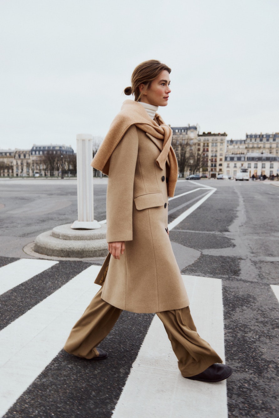 ThoraIW Mantel LOCATION NONE 30110808-171327