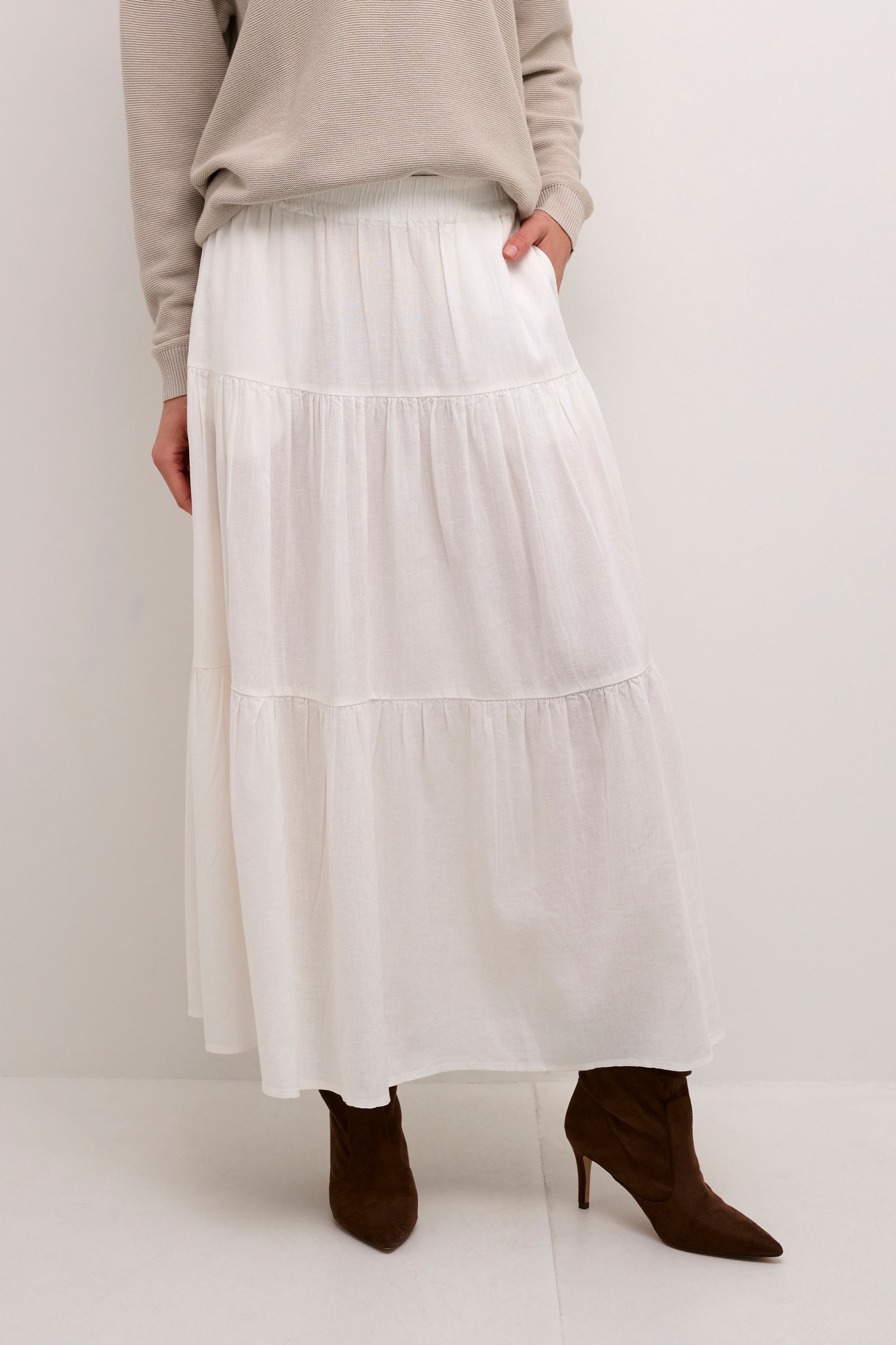 CRVente Linen skirt LOOKBOOK FRONT 10613196-110602