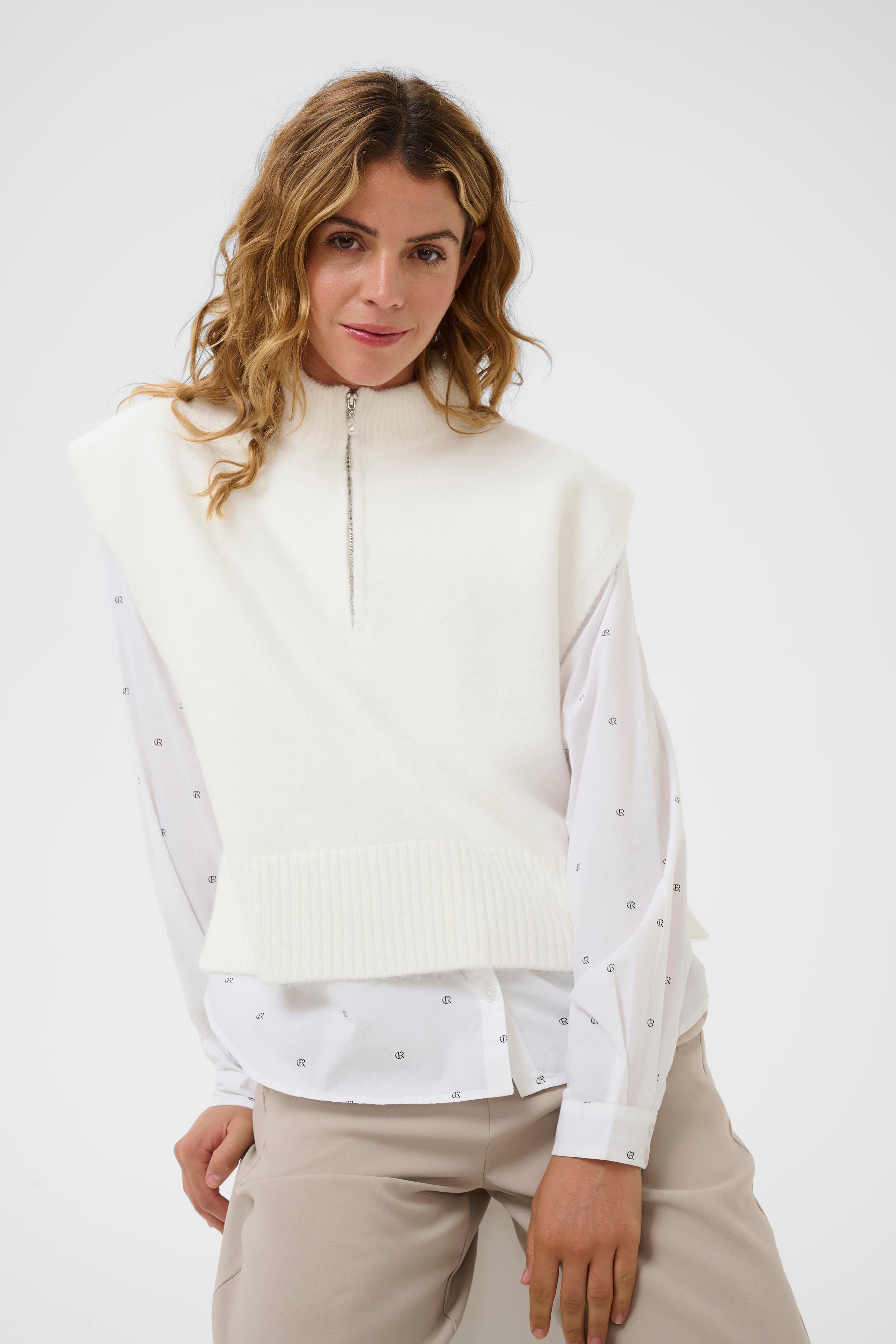 CRTannenbaum Pullunder LOOKBOOK DETAIL 10614514-110701