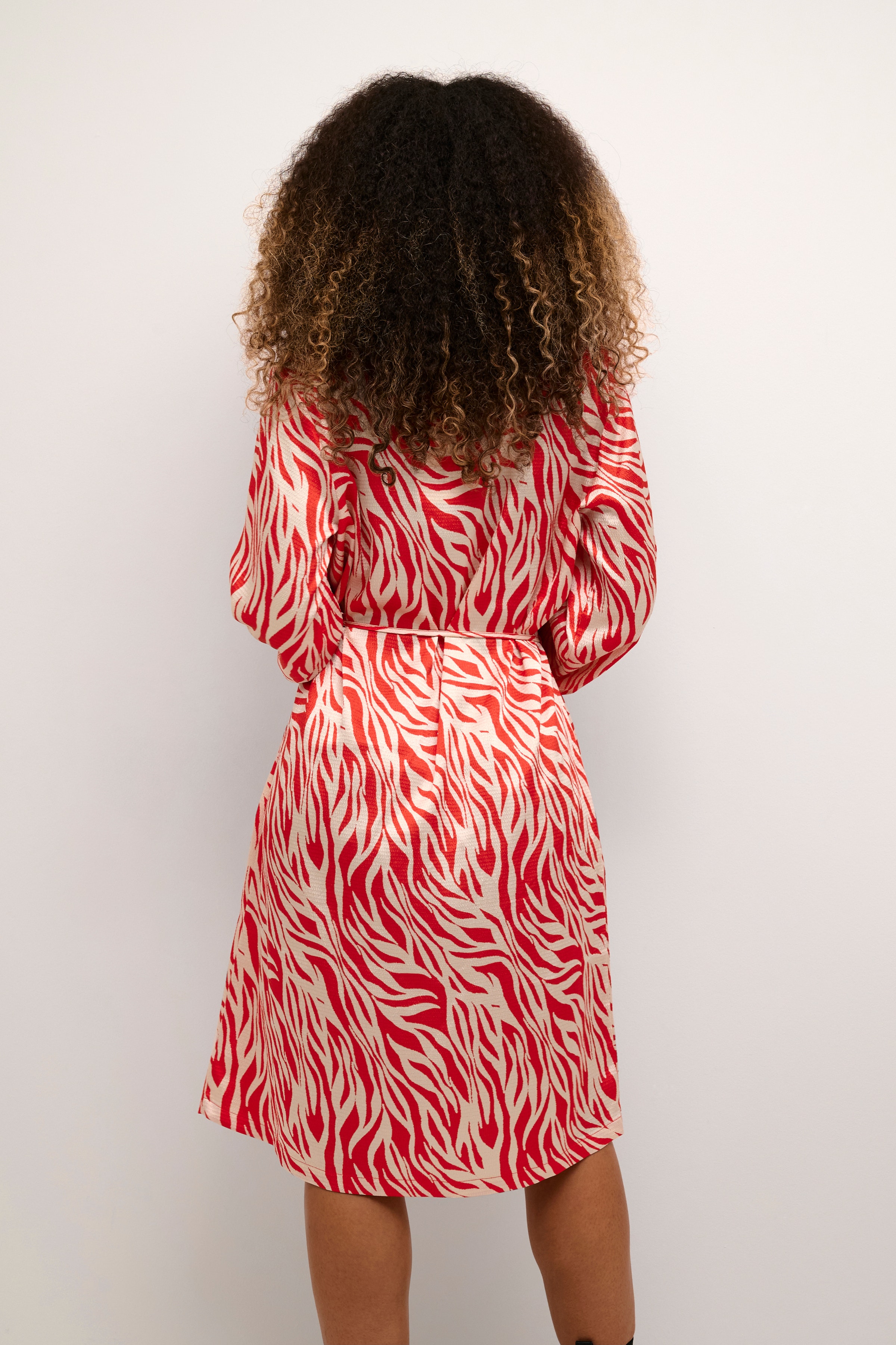 ThillaSZ Dress LOOKBOOK BACK 30512856-302335