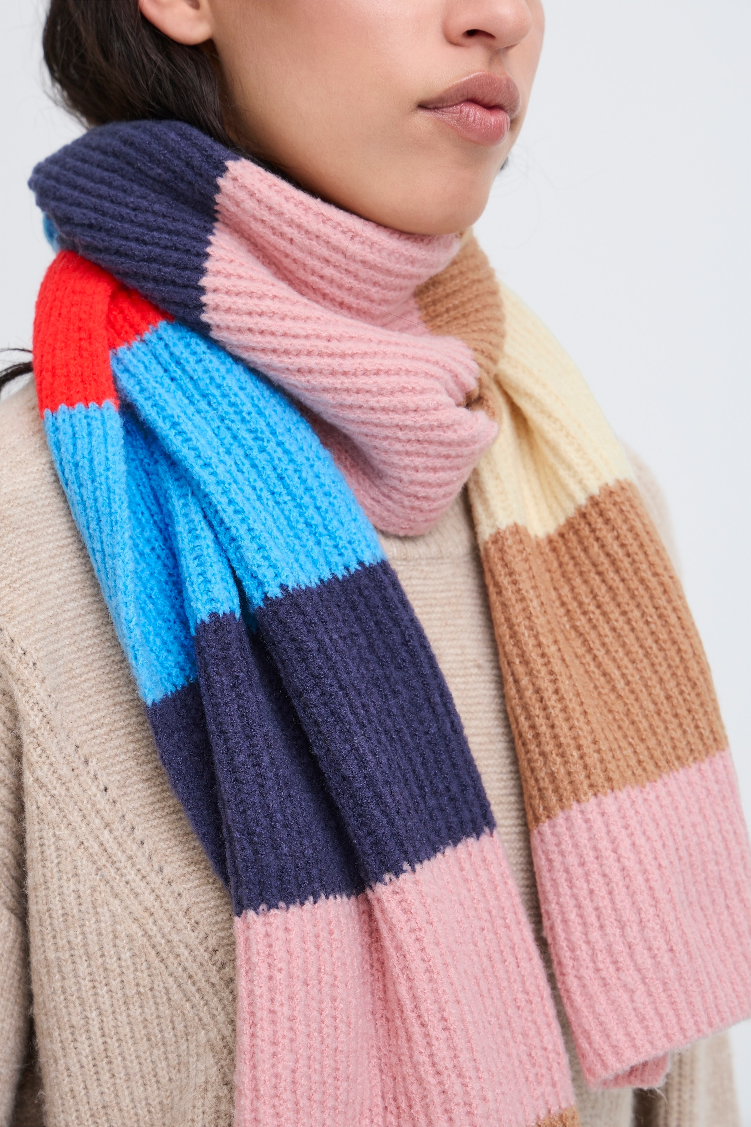 IAMATIKI Scarf LOOKBOOK DETAIL 20121702-154225