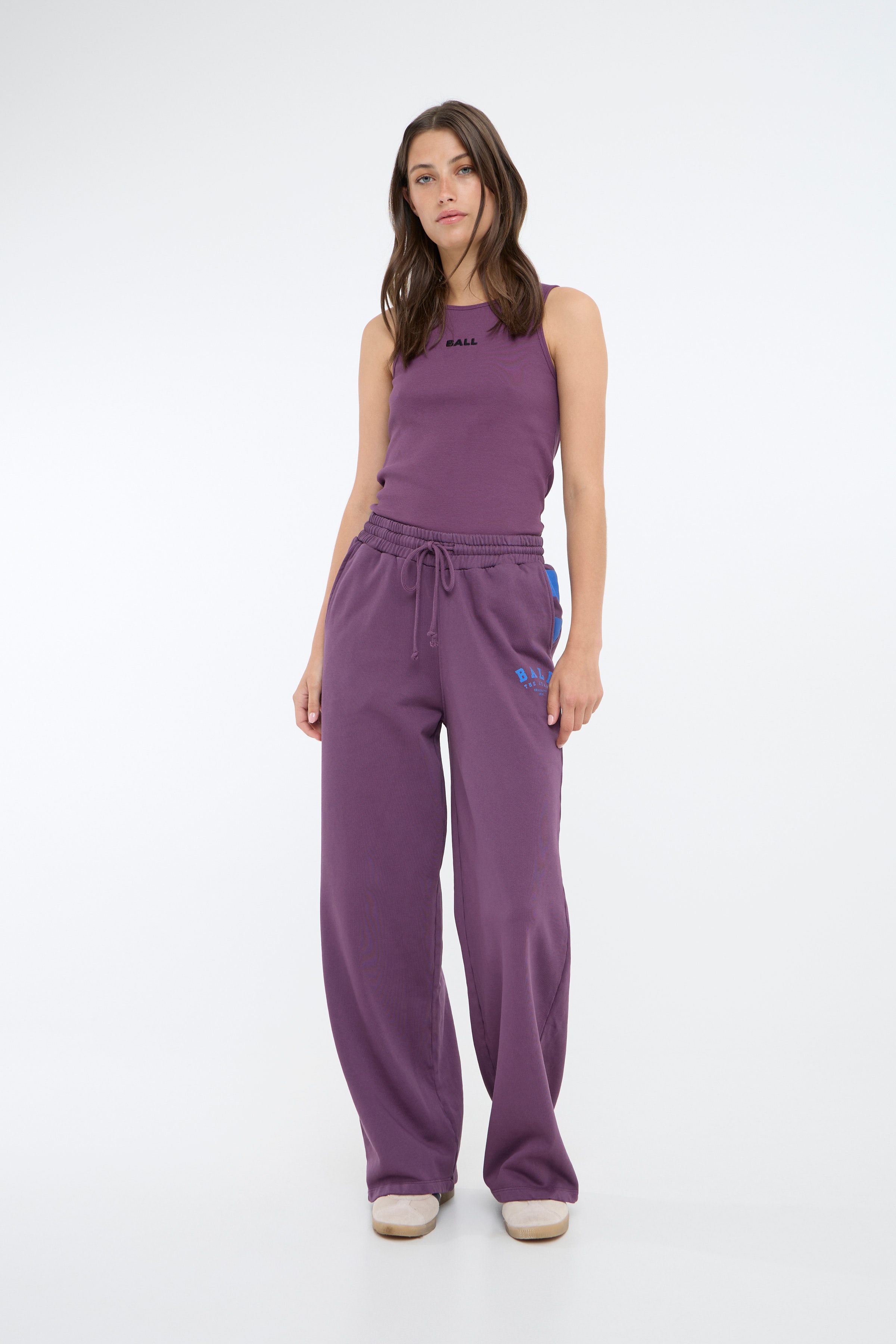 BALACIA Hose LOOKBOOK FRONT 50405229-192009