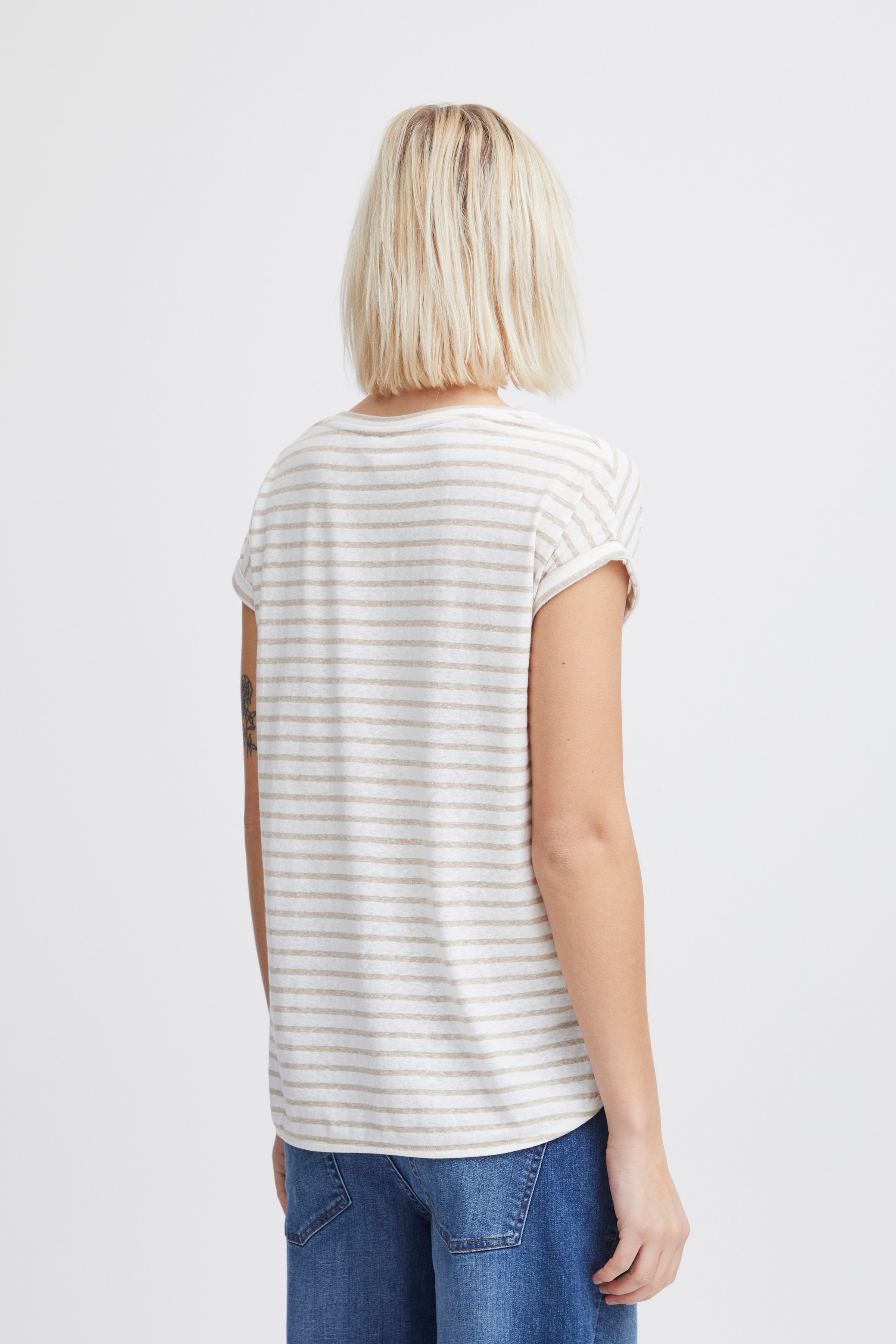 IHYULIETTA T-shirt LOOKBOOK BACK 20120227-203570