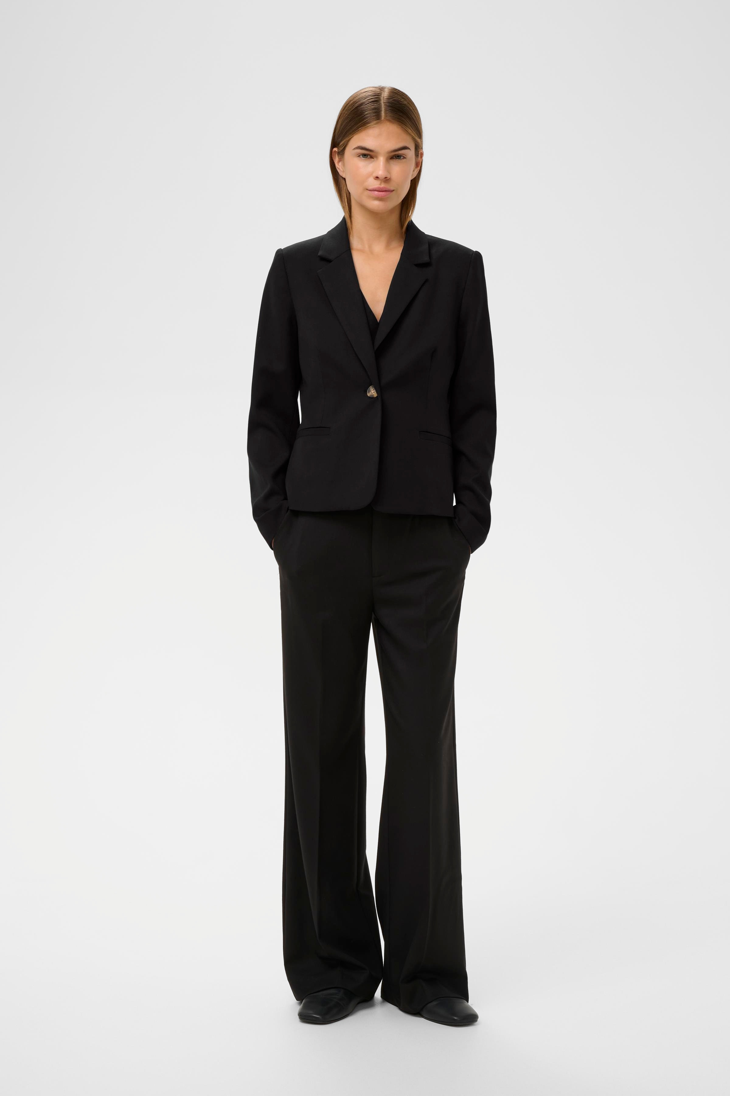 YuktaIW Blazer LOOKBOOK FRONT 30111236-194008