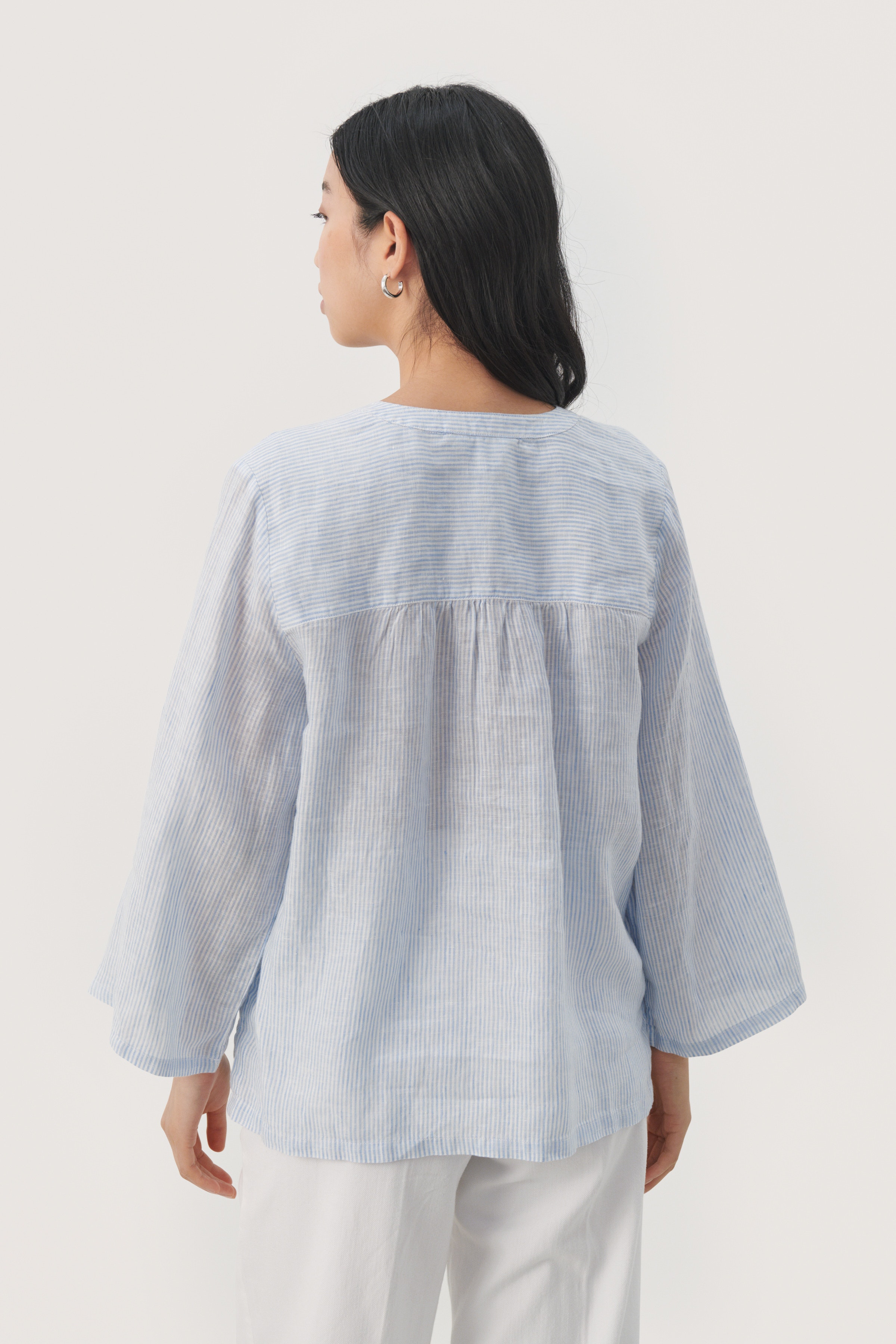 GerthaPW Linen blouse LOOKBOOK BACK 30308599-302907