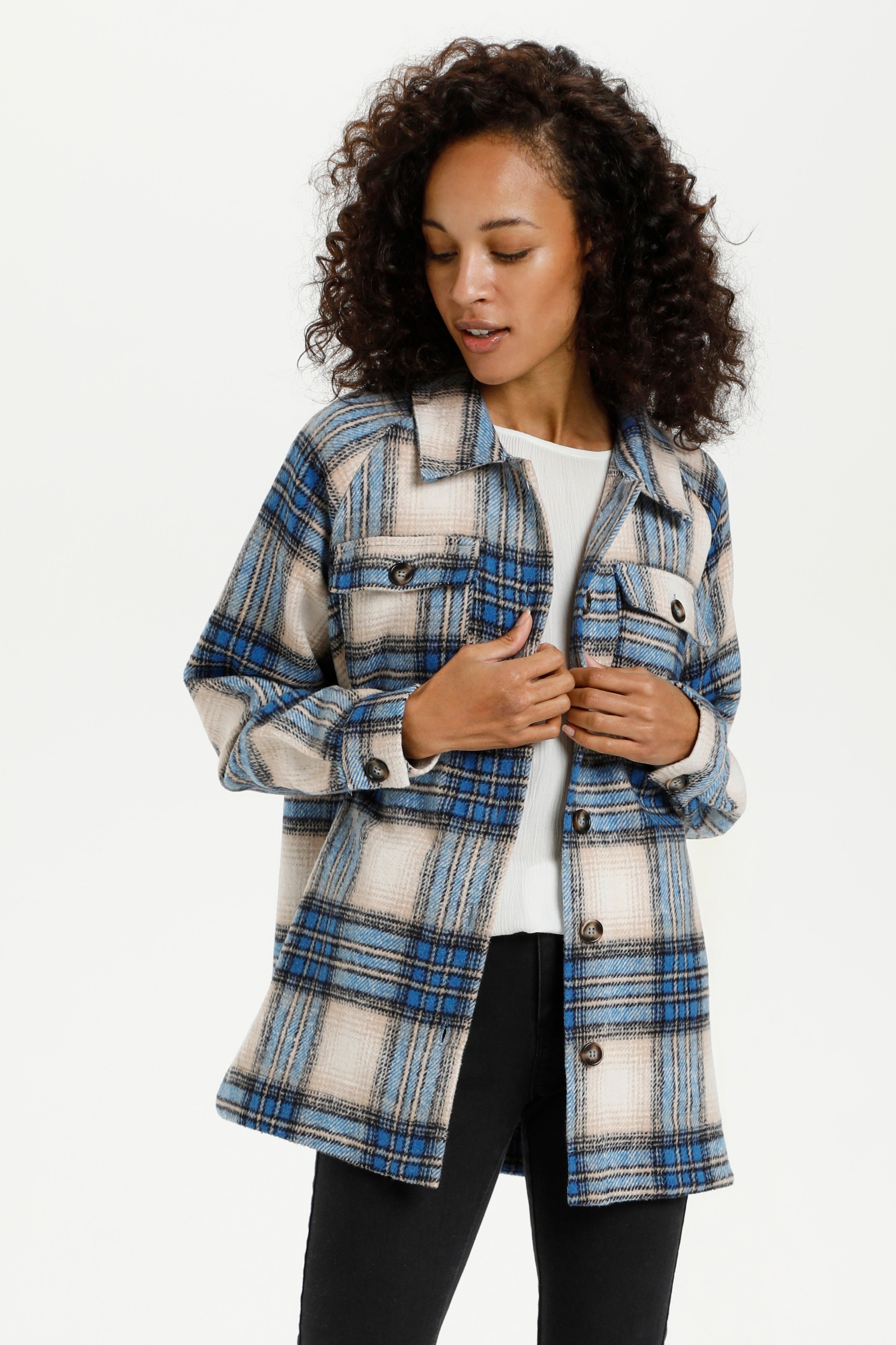 KAtalia Shirt Jakke LOOKBOOK FRONT 10551825-101805
