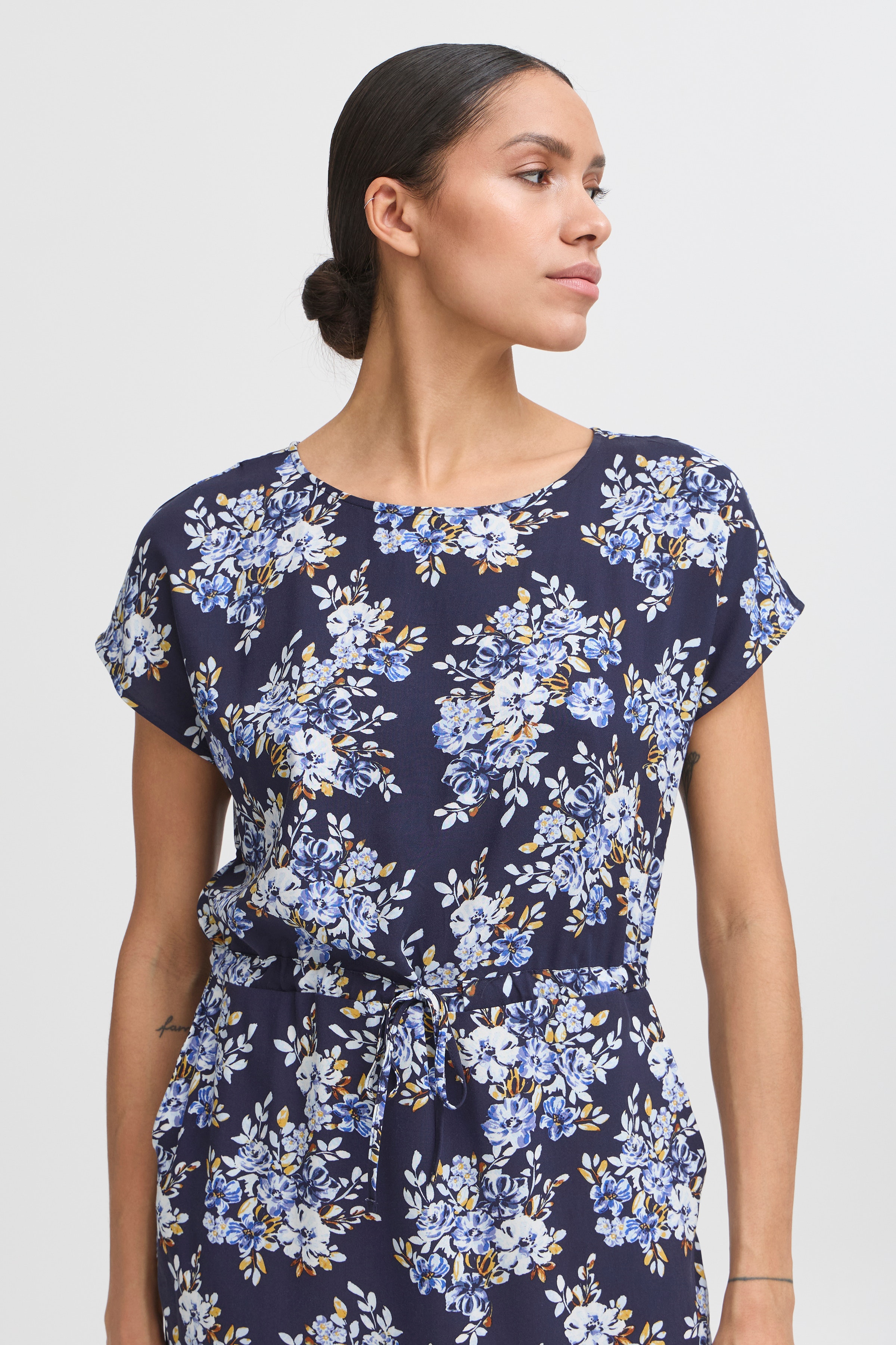 BYMMJOELLA Kjole LOOKBOOK DETAIL 20811226-204600