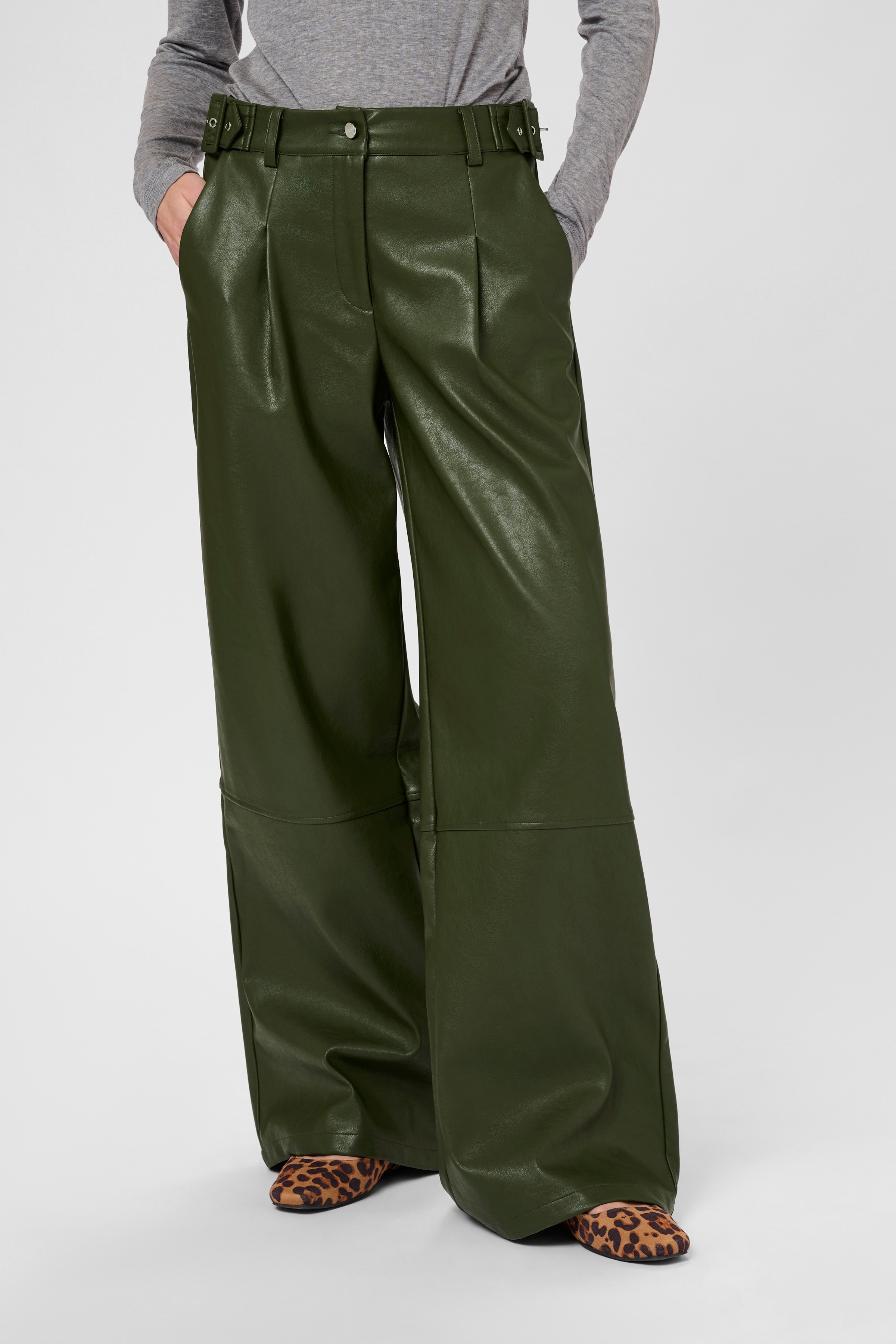 CUlilli Faux leather trousers LOOKBOOK FRONT 50112252-190419