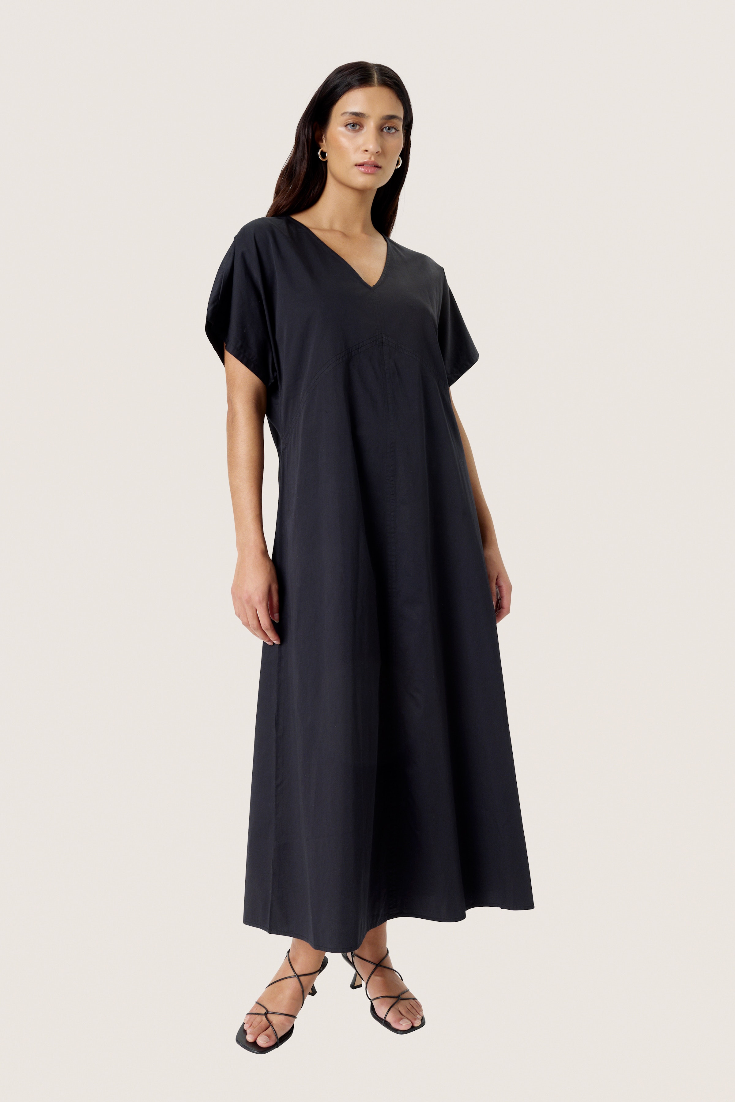 SLBamone Kjole LOOKBOOK FRONT 30408384-194008